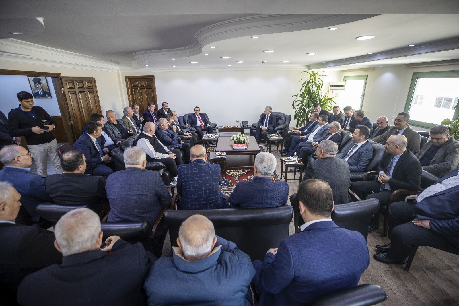 İzmir Esnaf Odası’ndan Başkan Batur’a "tam destek"