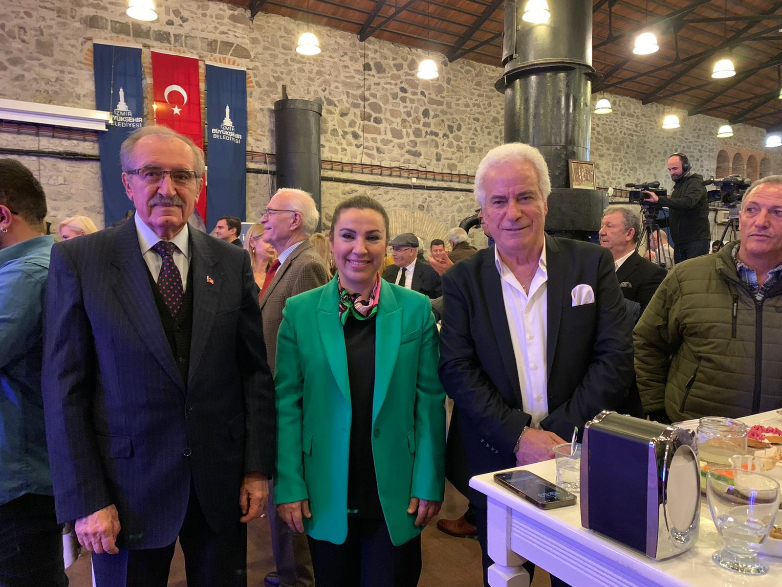 "İz Bırakanlar" ödüllerini aldı