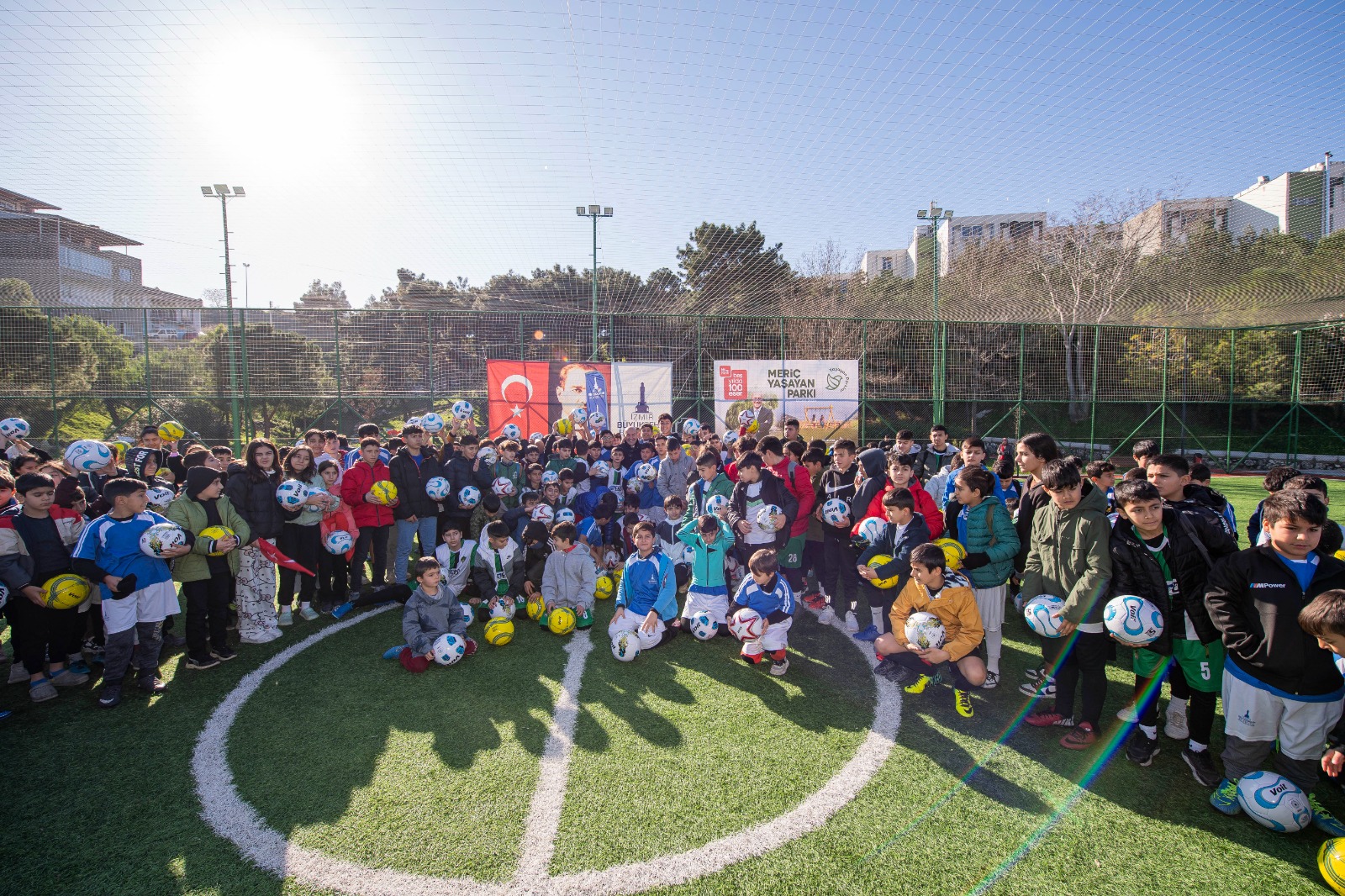 İzmir'in altıncı Yaşayan Parkı Bornova'da açıldı