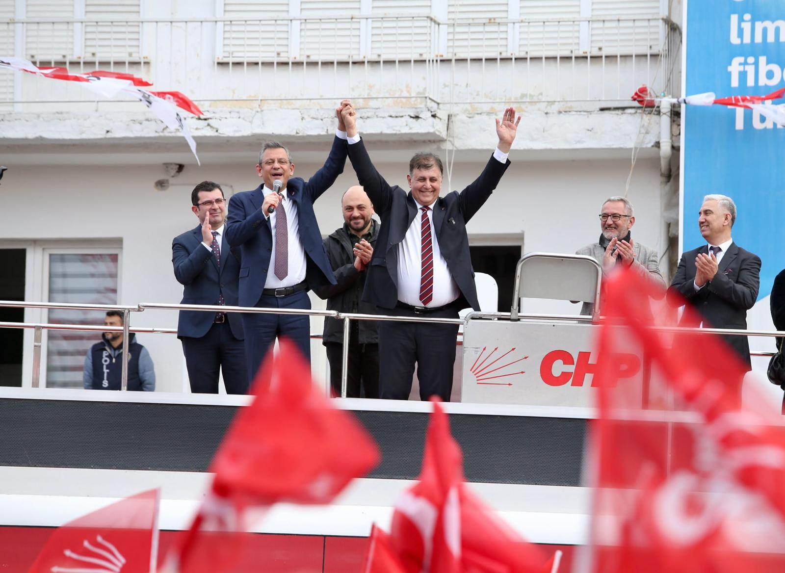 Özel'den bayram ikramiyesinin 3000 TL olmasına tepki