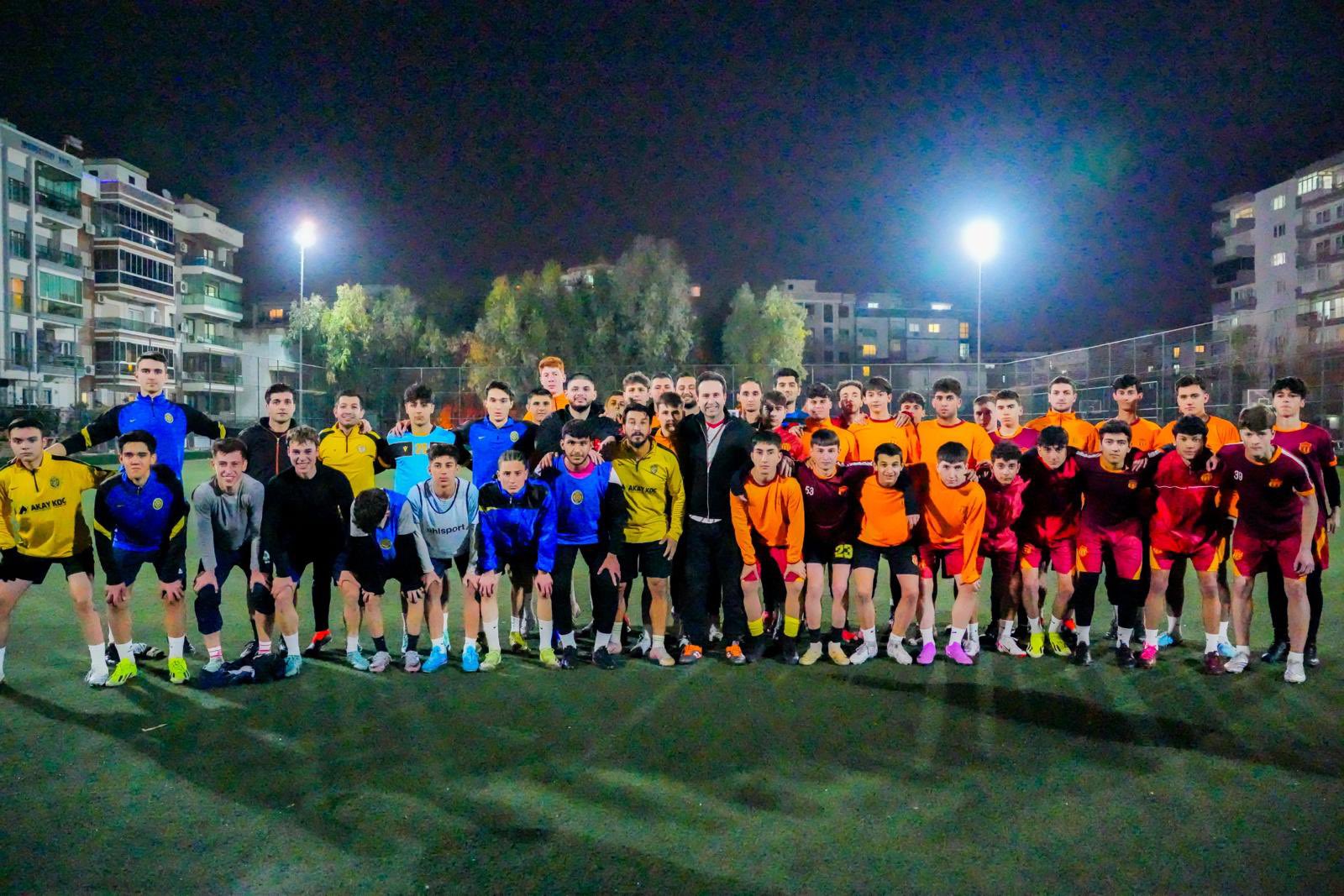 Başkan Adayı Çiftçioğlu sporcu ve taraftarla buluştu: Omuz omuza olacağız!