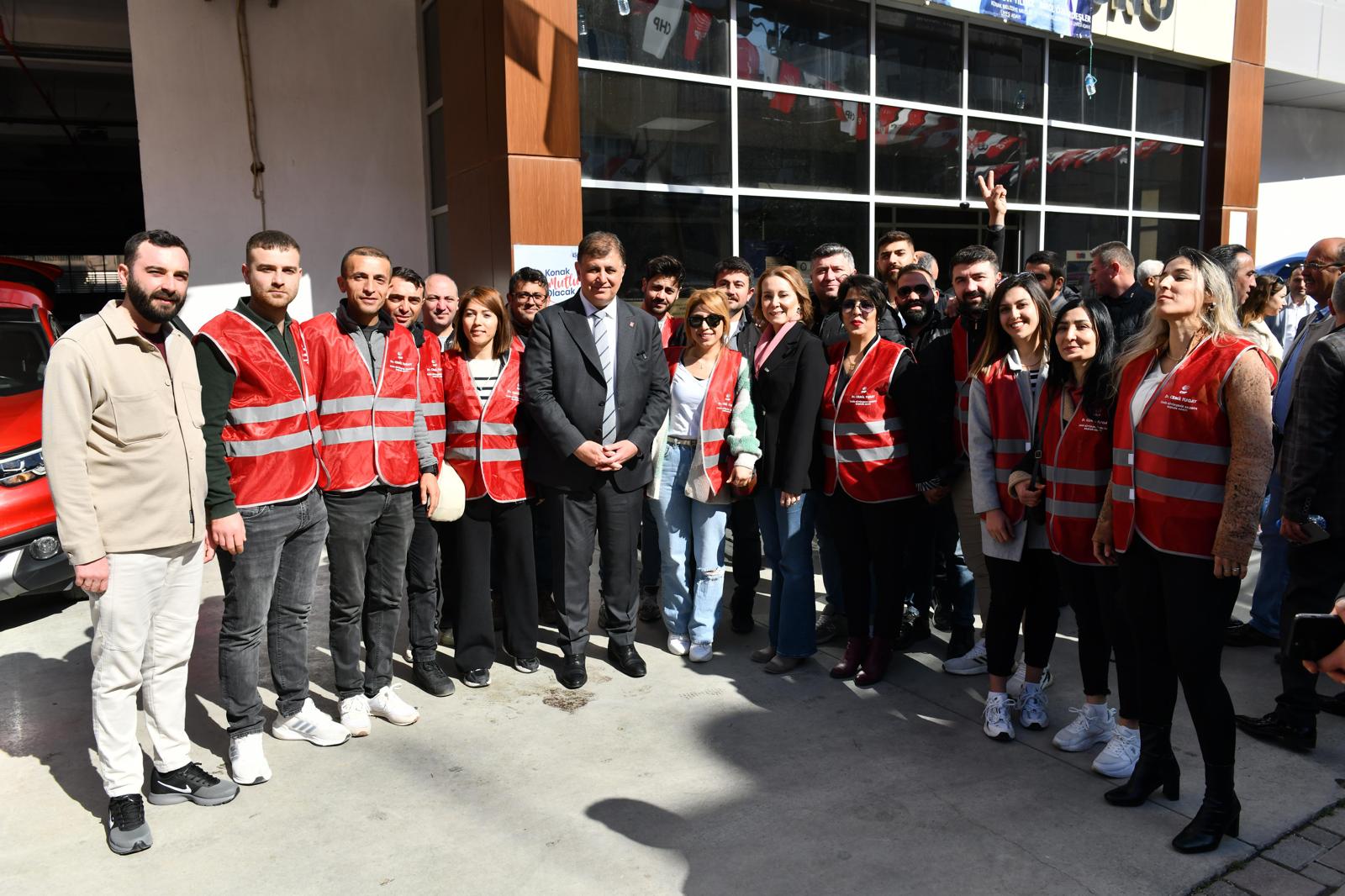 Başkan Tugay'dan işsizlik ve yoksulluk çıkışı