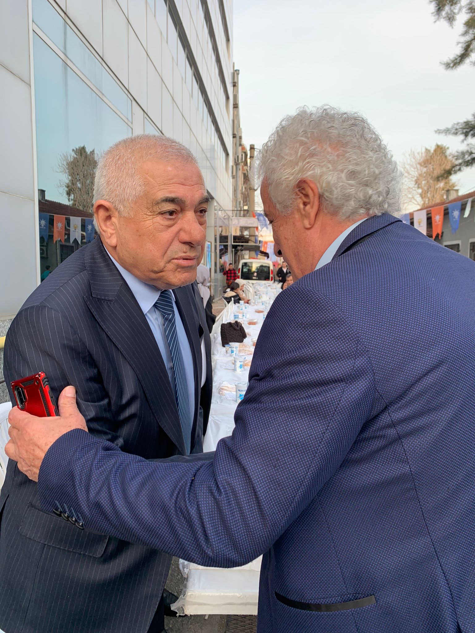 AK Parti Konak adayı Çankırı, Basmane iftar programında vatandaşlarla bir araya geldi