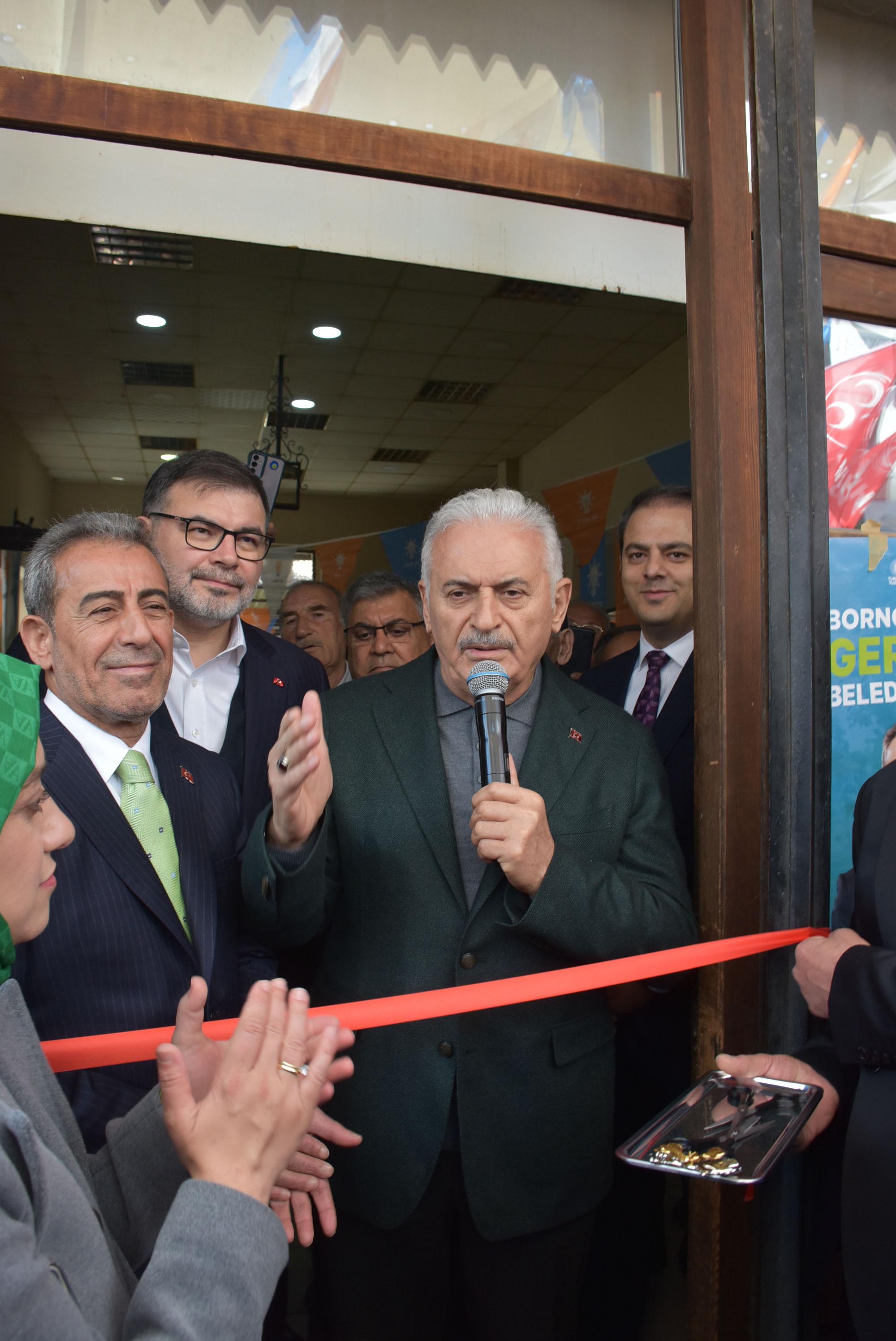 Binali Yıldırım: Değişimi Bornova'dan başlatacağız