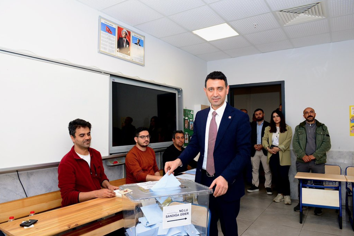 CHP İzmirli siyasiler sandık başında