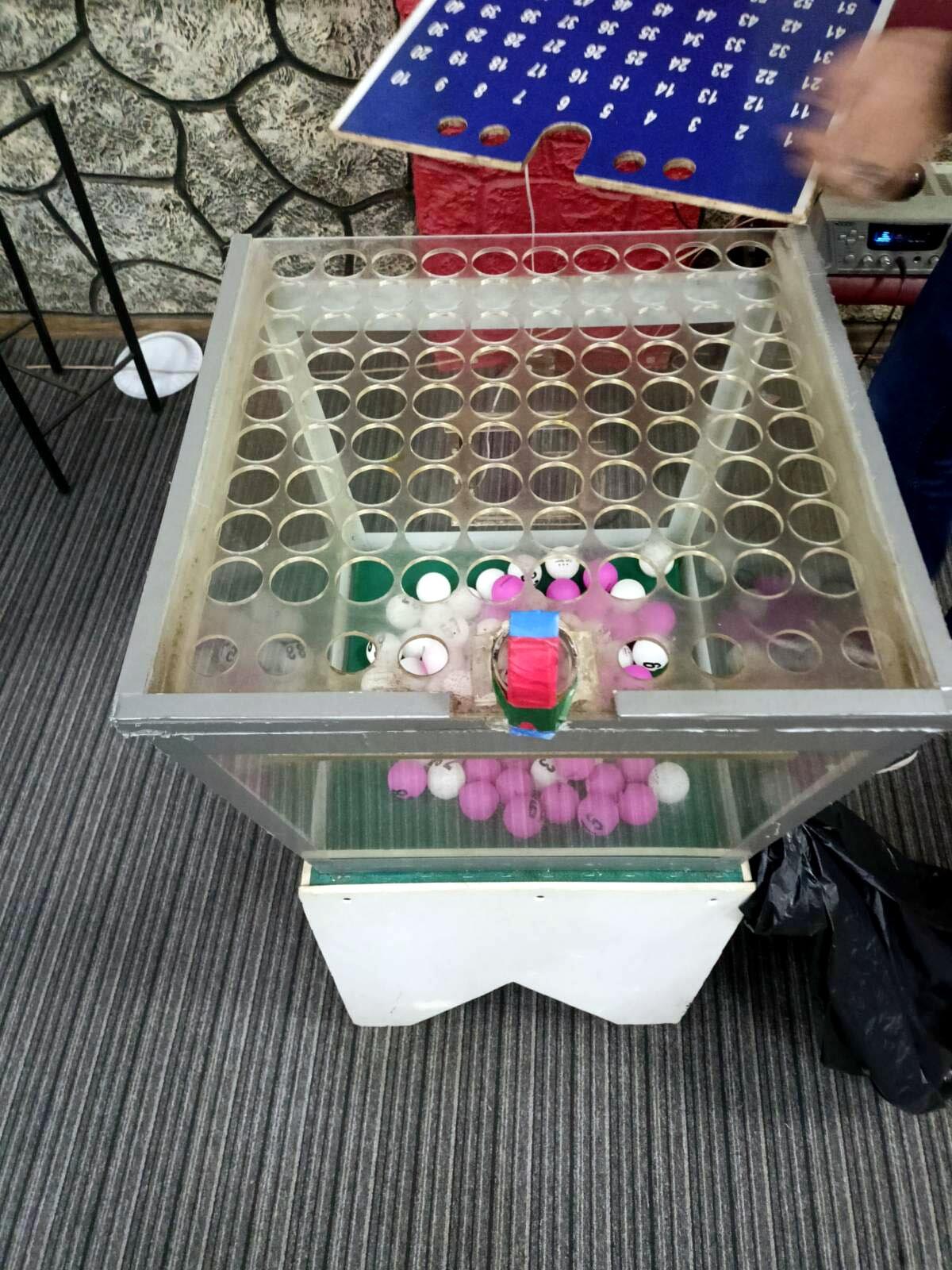 İzmir'de kumar oynarken yakalanan 93 kişiye 597 bin 525 TL ceza