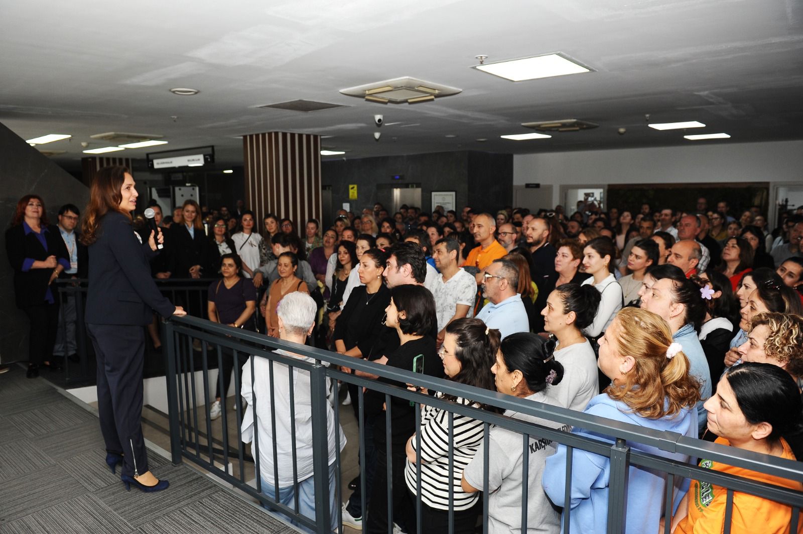 Karşıyaka Belediye Başkanı Ünsal'dan personel buluşması "Karşıyaka'yı akıl ve vicdanla yöneteceğiz!"