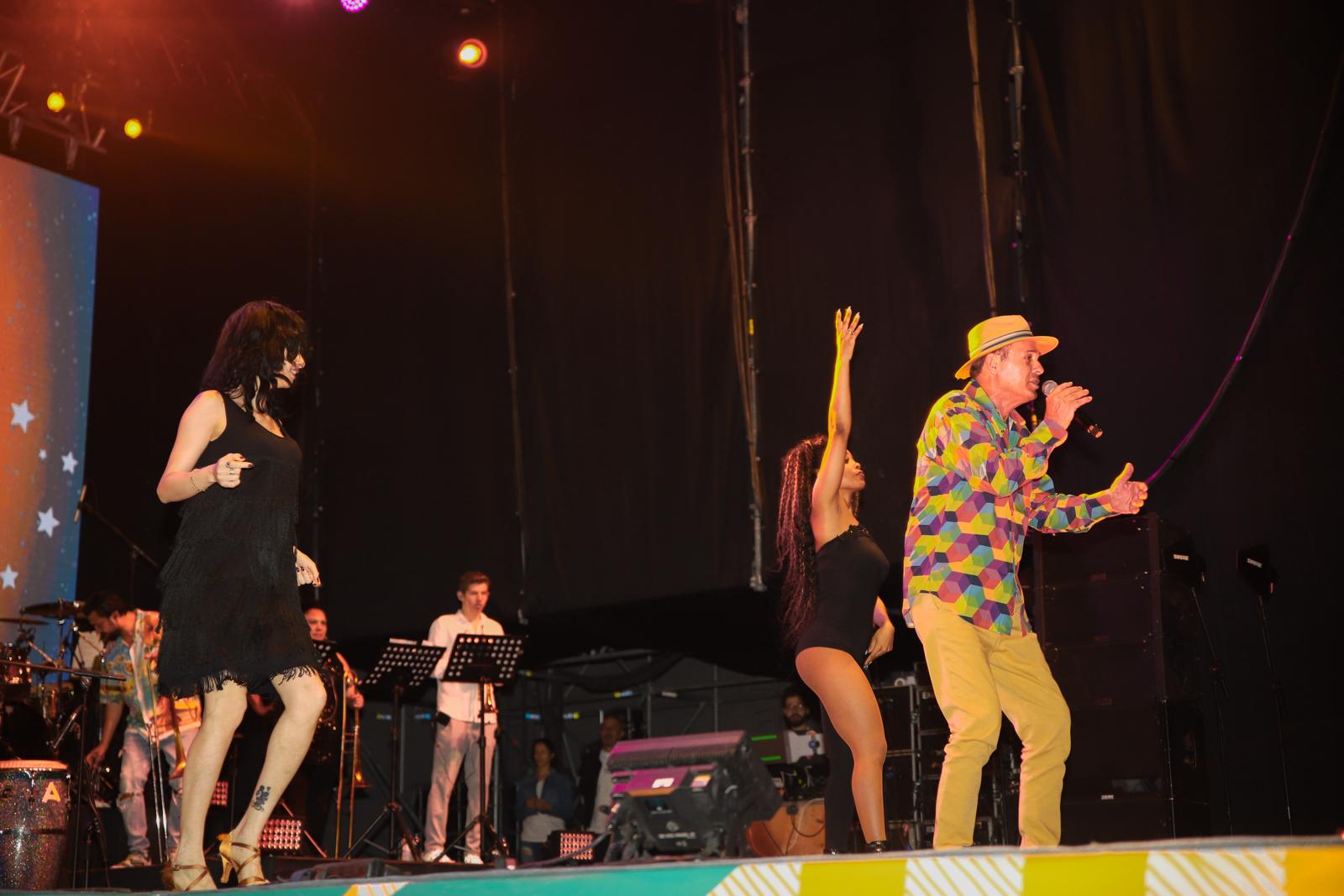 13. Alaçatı Ot Festivali’nde Ayhan Sicimoğlu rüzgarı