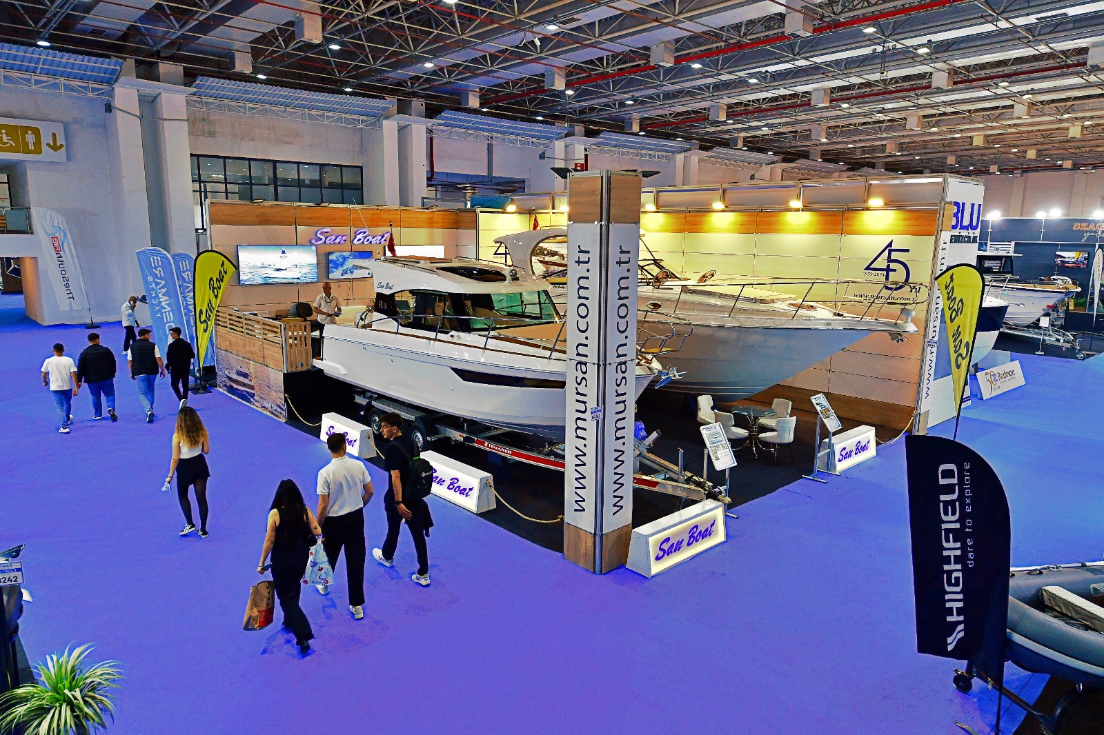 Milyonluk tekneler İzmir’de vitrine çıktı