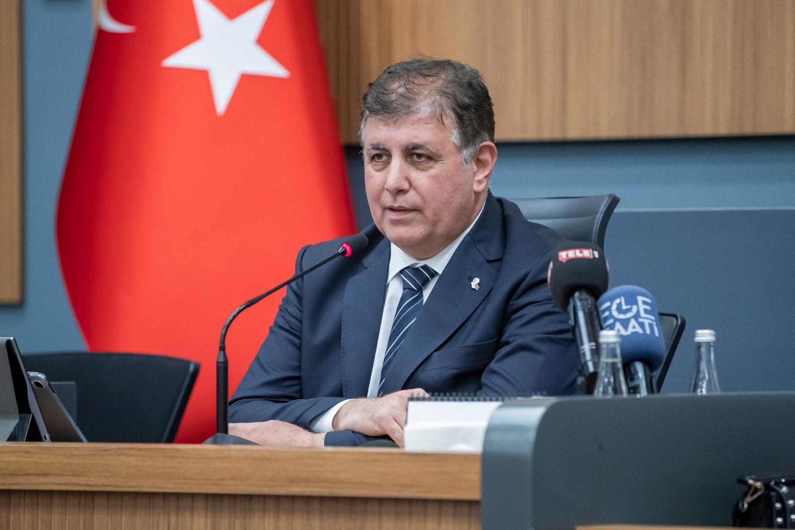 Tugay: “Otoparkı boşaltmak ve en kısa zamanda yıkmak zorundayız”