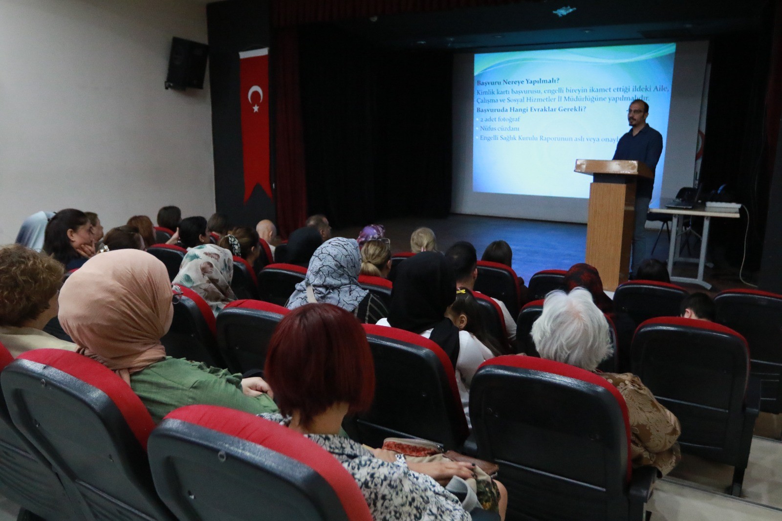 Bayraklı Belediyesi Engelliler Merkezi’ne ‘kırmızı bayrak’