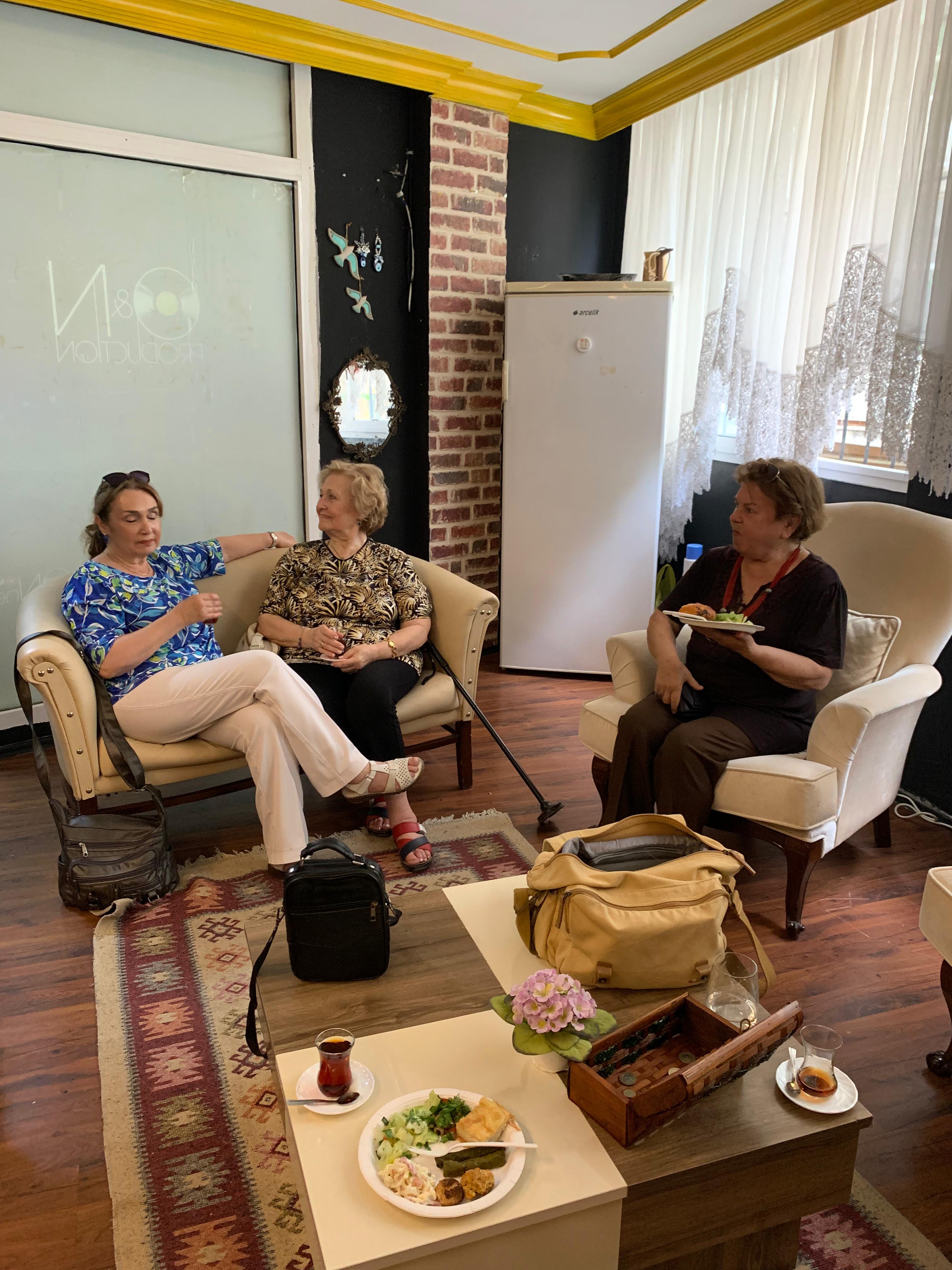 KÜDAY BAŞKANI EBRU TOKGÖZ: "İNSAN İHTİYACINA ODAKLI DERNEĞİZ"