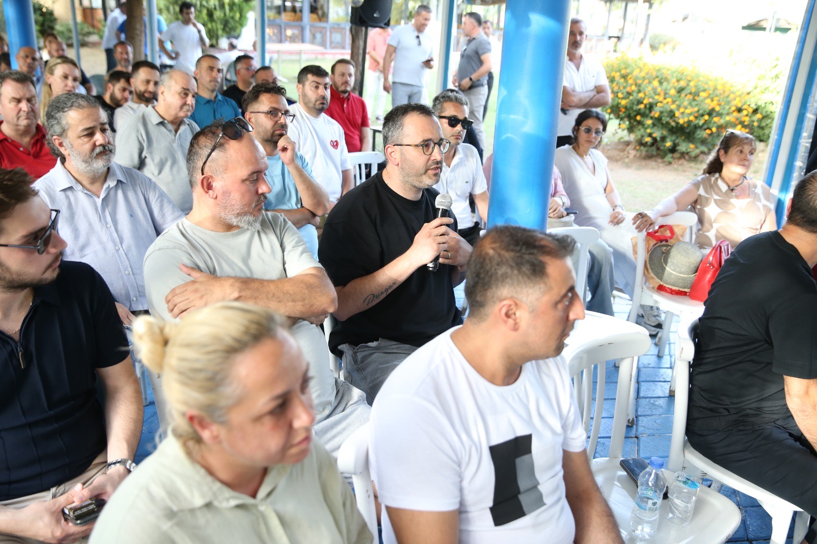 Başkan Ünsal Bostanlı esnafıyla buluştu