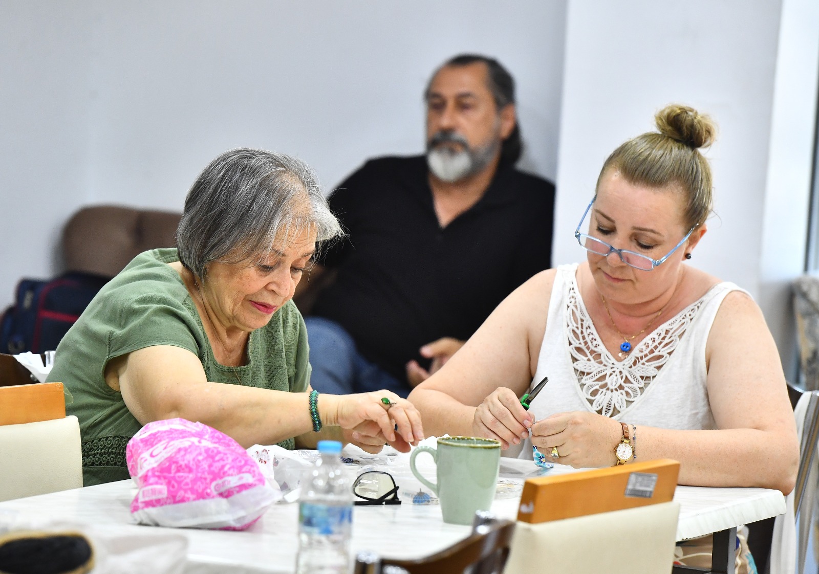 Bu merkeze gelen gençleşiyor