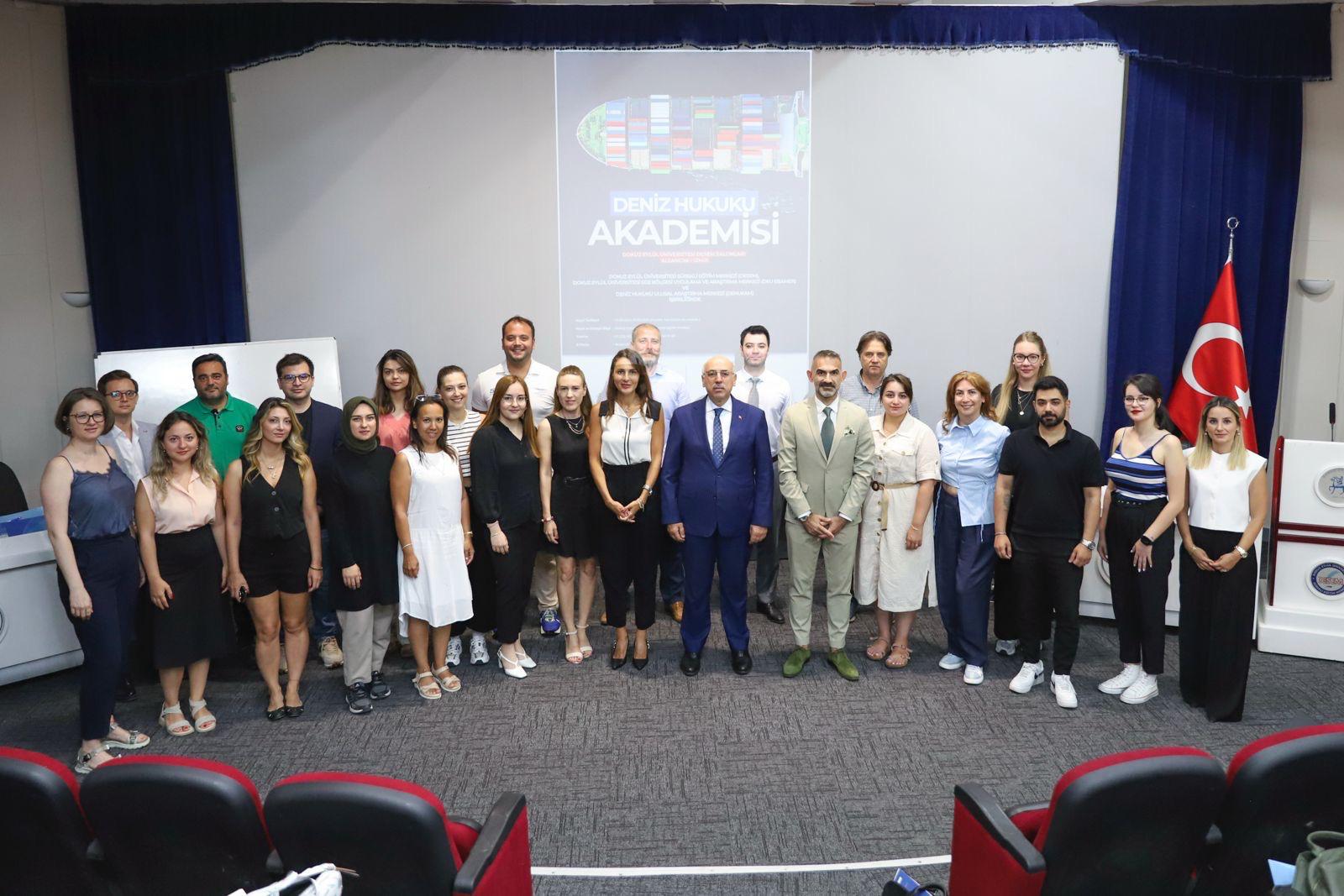 DEÜ'DEN KABOTAJ BAYRAMI'NDA BİR İLK: DENİZ HUKUKU AKADEMİSİ AÇILDI