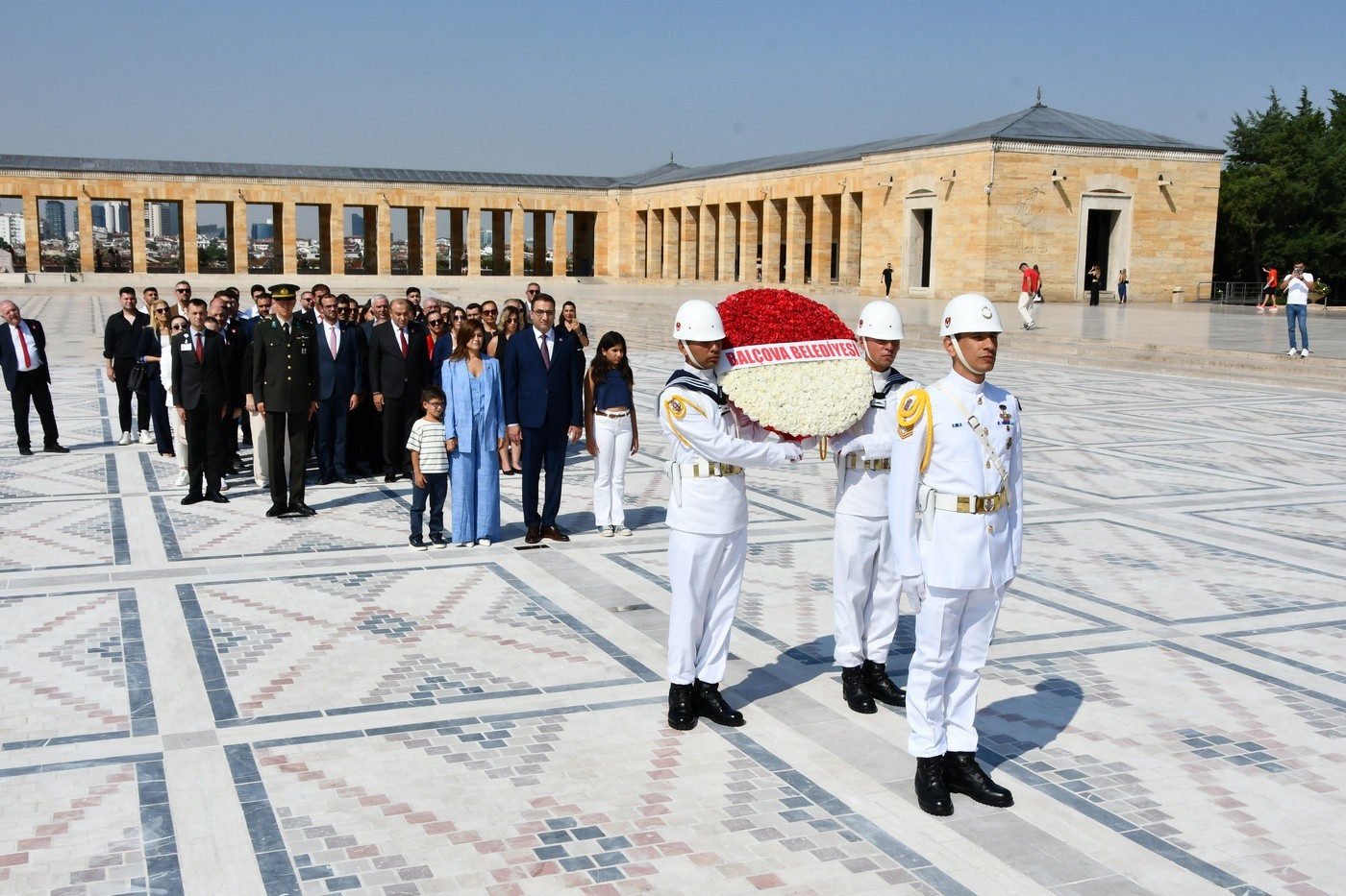 Onur Yiğit ve CHP Balçova Örgütü Anıtkabir’de