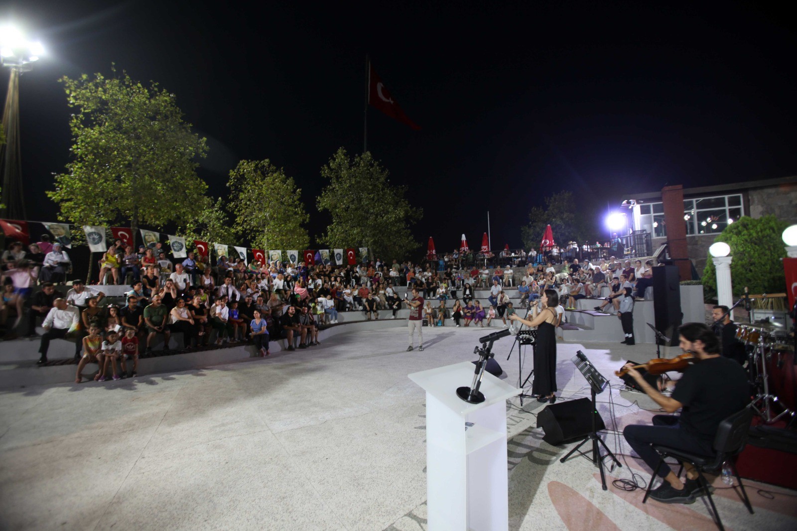 Yenilenen Karafatma Parkı Sosyal Tesisleri kapılarını açtı