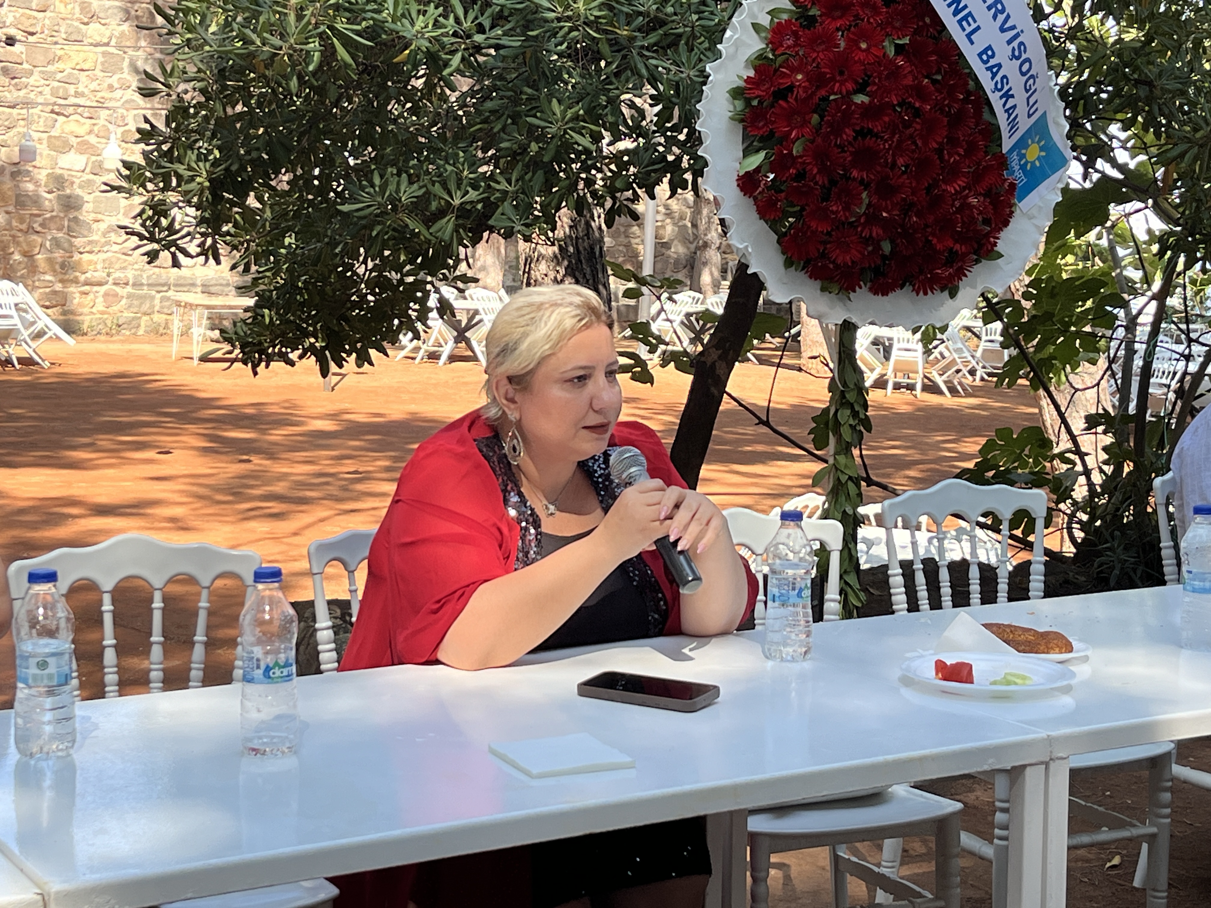 Kadifekale Yaşatma ve Kalkındırma Derneği Genel Kurul toplantısı gerçekleşti: Salih Erkek güven tazeledi
