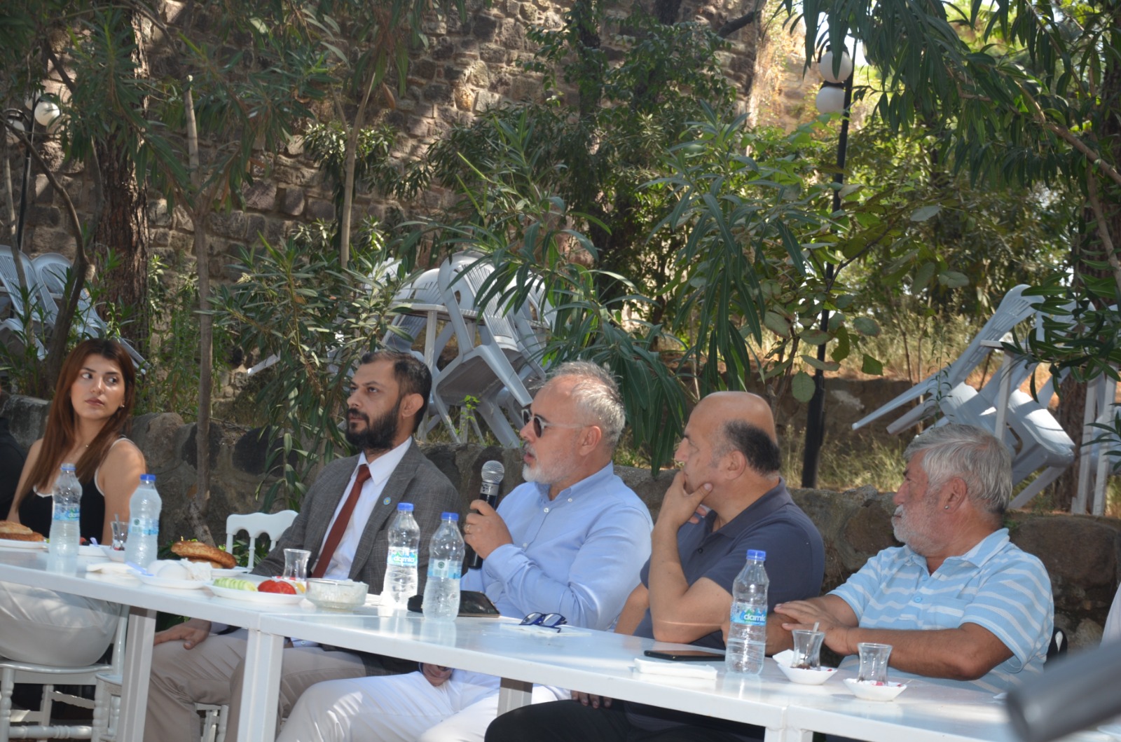 Kadifekale Yaşatma ve Kalkındırma Derneği Genel Kurul toplantısı gerçekleşti: Salih Erkek güven tazeledi