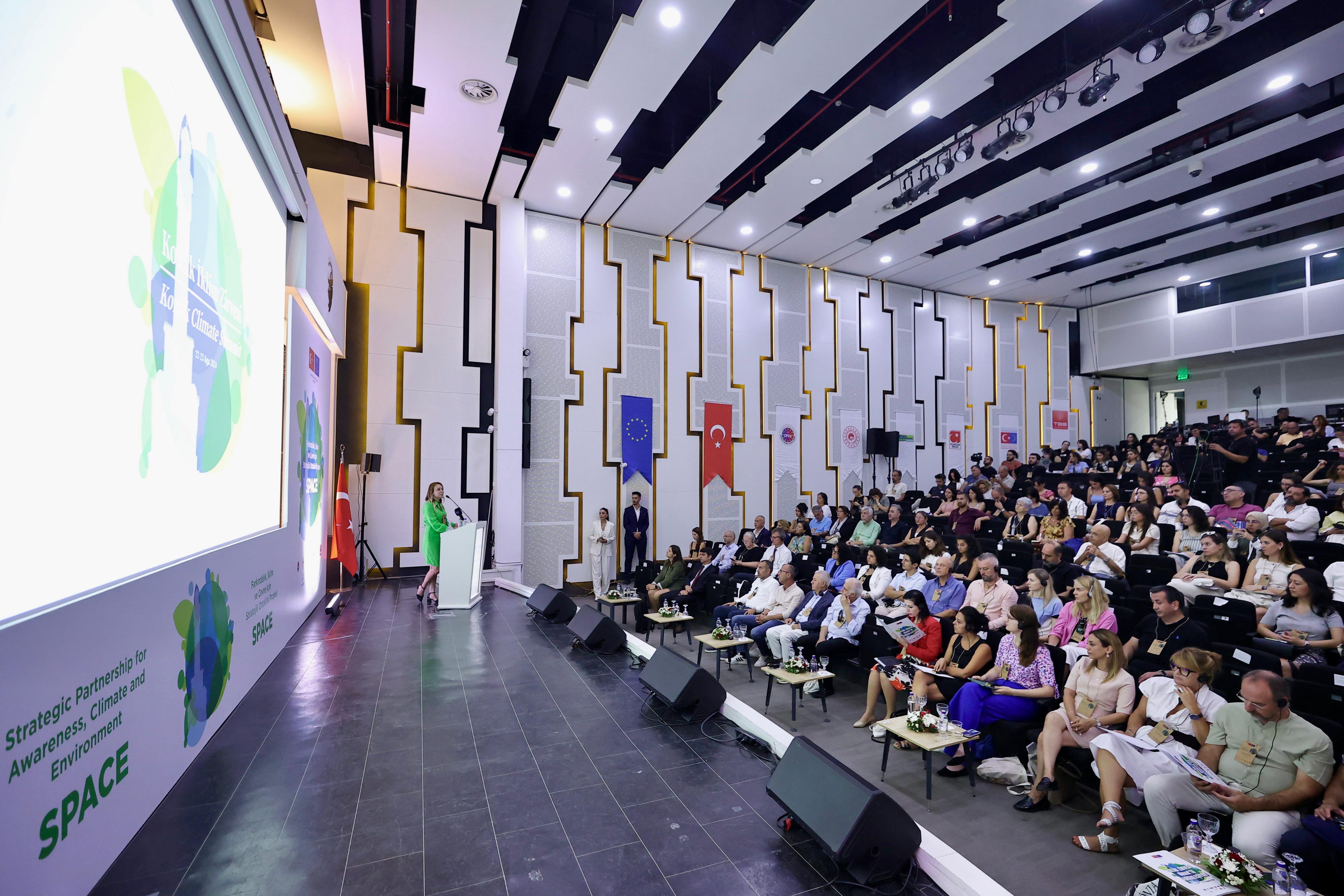 Türkiye ve Avrupa kentleri ‘Yeşil Bir Gelecek’ için Konak’ta buluştu