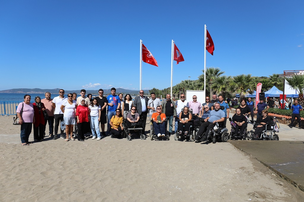 Kırmızı Bayraklı İlk Sahil Gümüldür’de