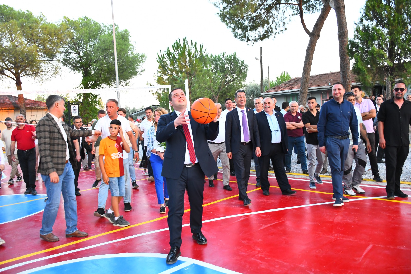 Torbalı Belediyesi'nden Şehitler Mahallesi'ne Yeni Sosyal Alan