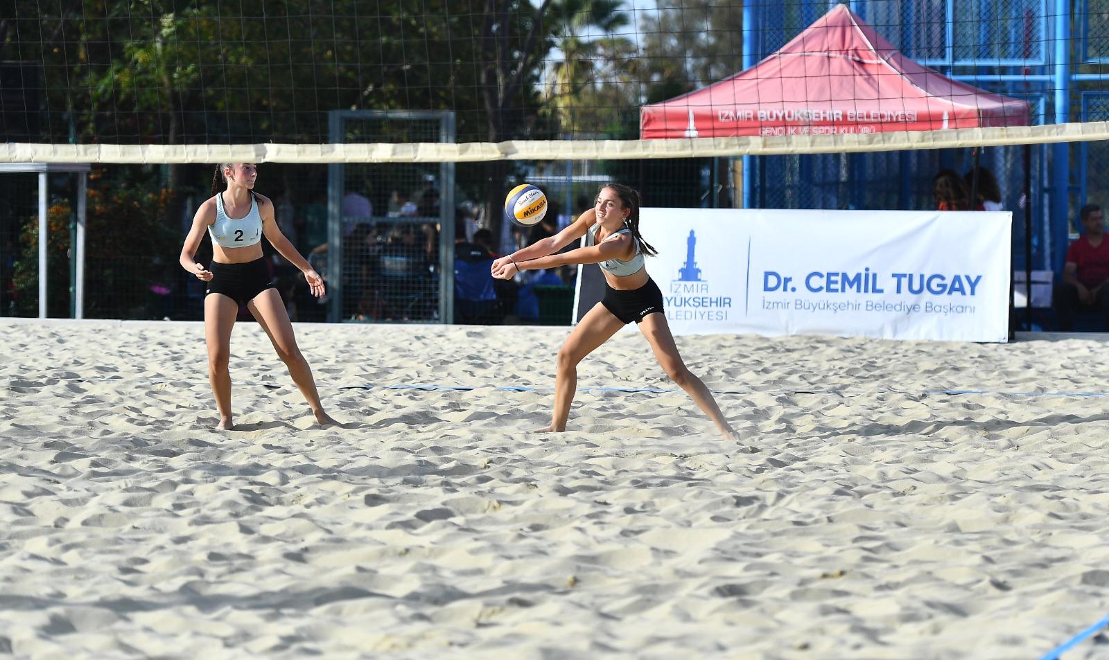 Liseliler Plaj Voleybolu Şenliği coşkuyla sona erdi