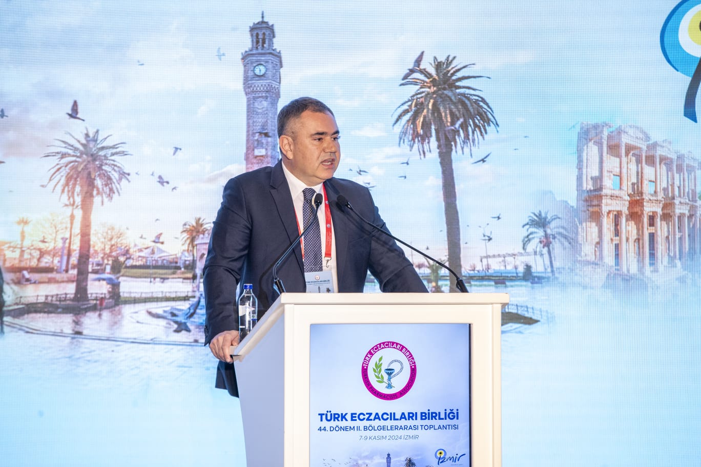 Başkan Tugay: Maalesef sağlık sistemimiz hasta