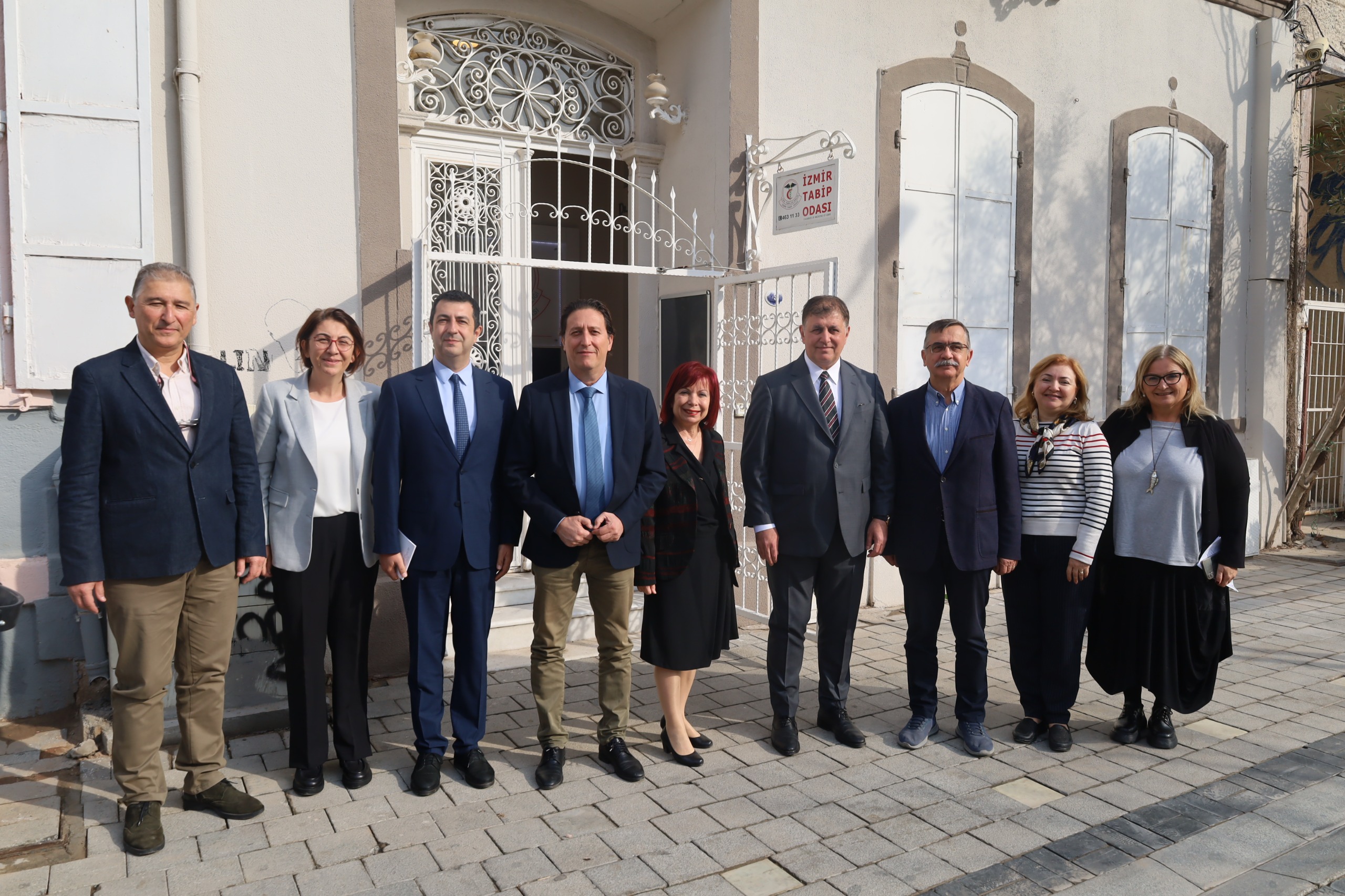 Başkan Tugay İzmir Tabip Odası’nı ziyaret etti: İzmir’de sağlıkta iş birliği dönemi başlıyor