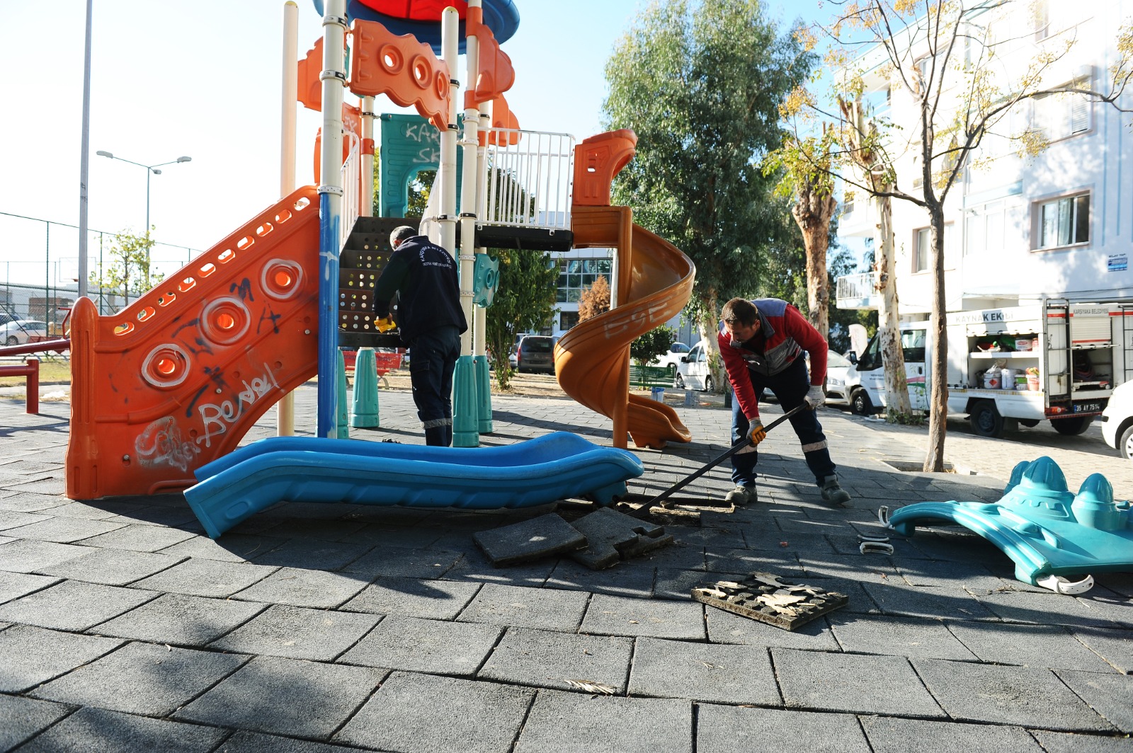 Karşıyaka’nın parklarına modern dokunuş