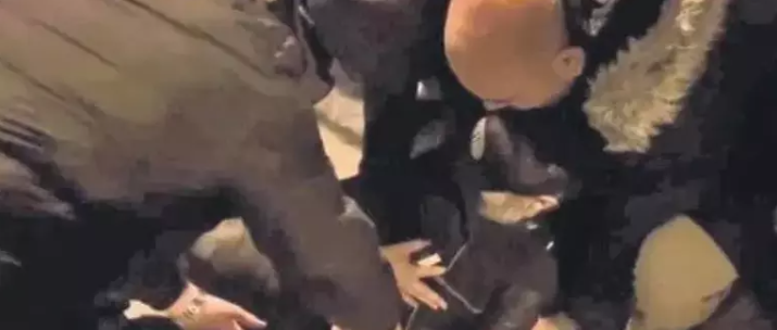 Nejat İşler'in olaylı gecesi! Bir anda yere yığıldı