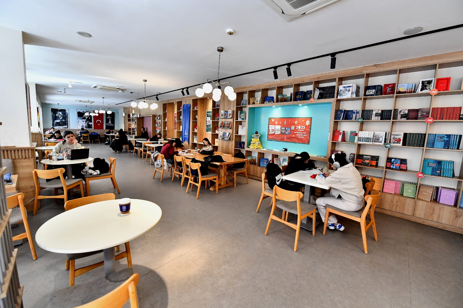 İzmirli Kahve’ye üç şube daha ekleniyor