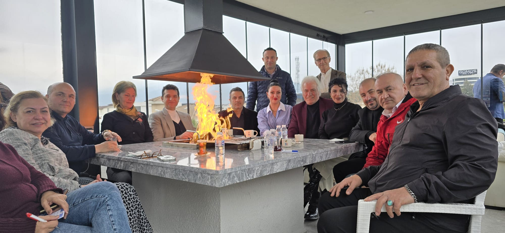 Çocukların severek gittiği doktorlar, ETİK çocuk cerrahi kliniğinde