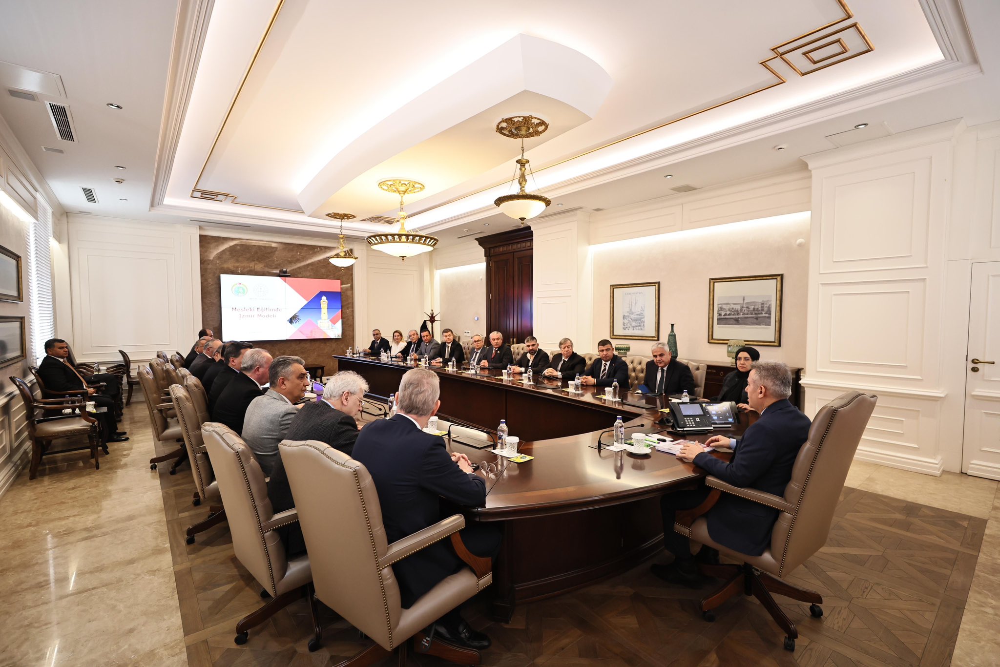 “Mesleki ve Teknik Eğitim’de İzmir Modeli” İstişare Toplantısı Düzenlendi