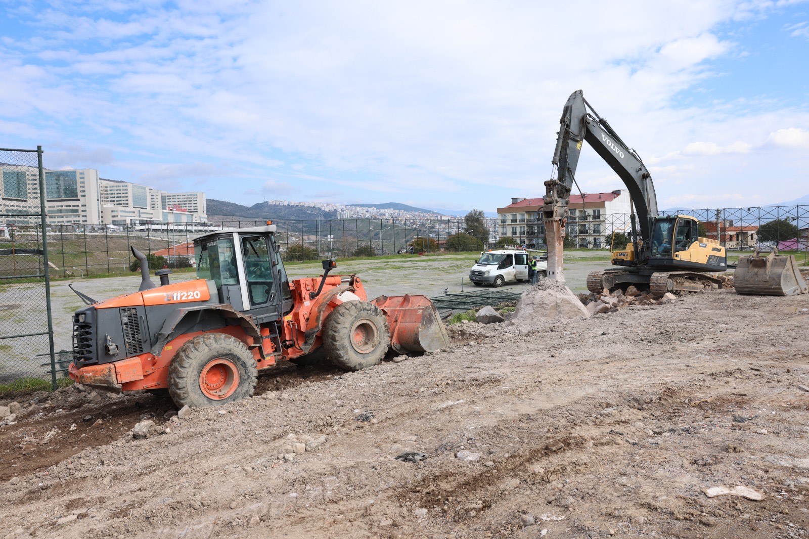 Bayraklı’ya yeni spor tesisi