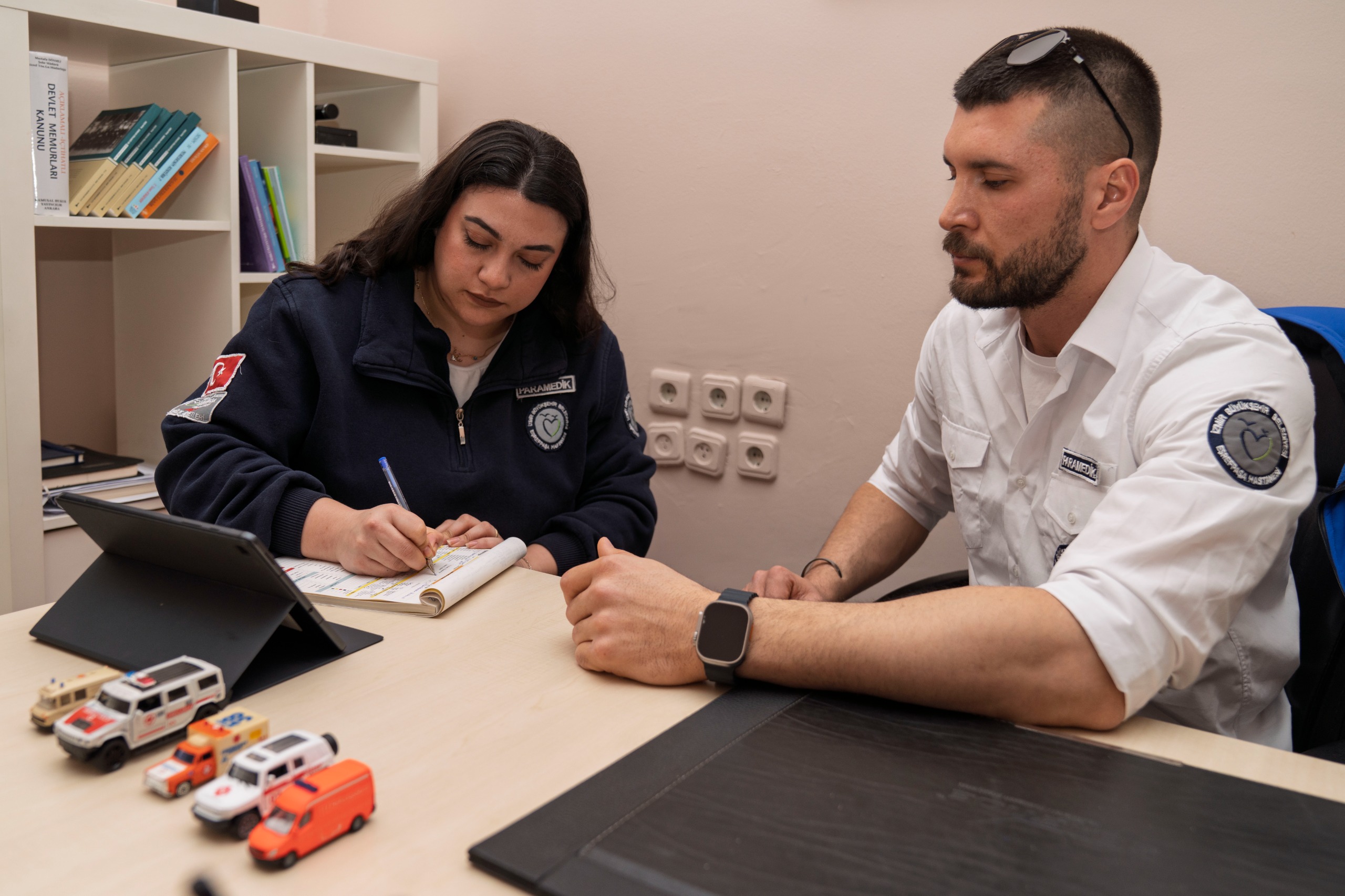 Hayata döndüren eller