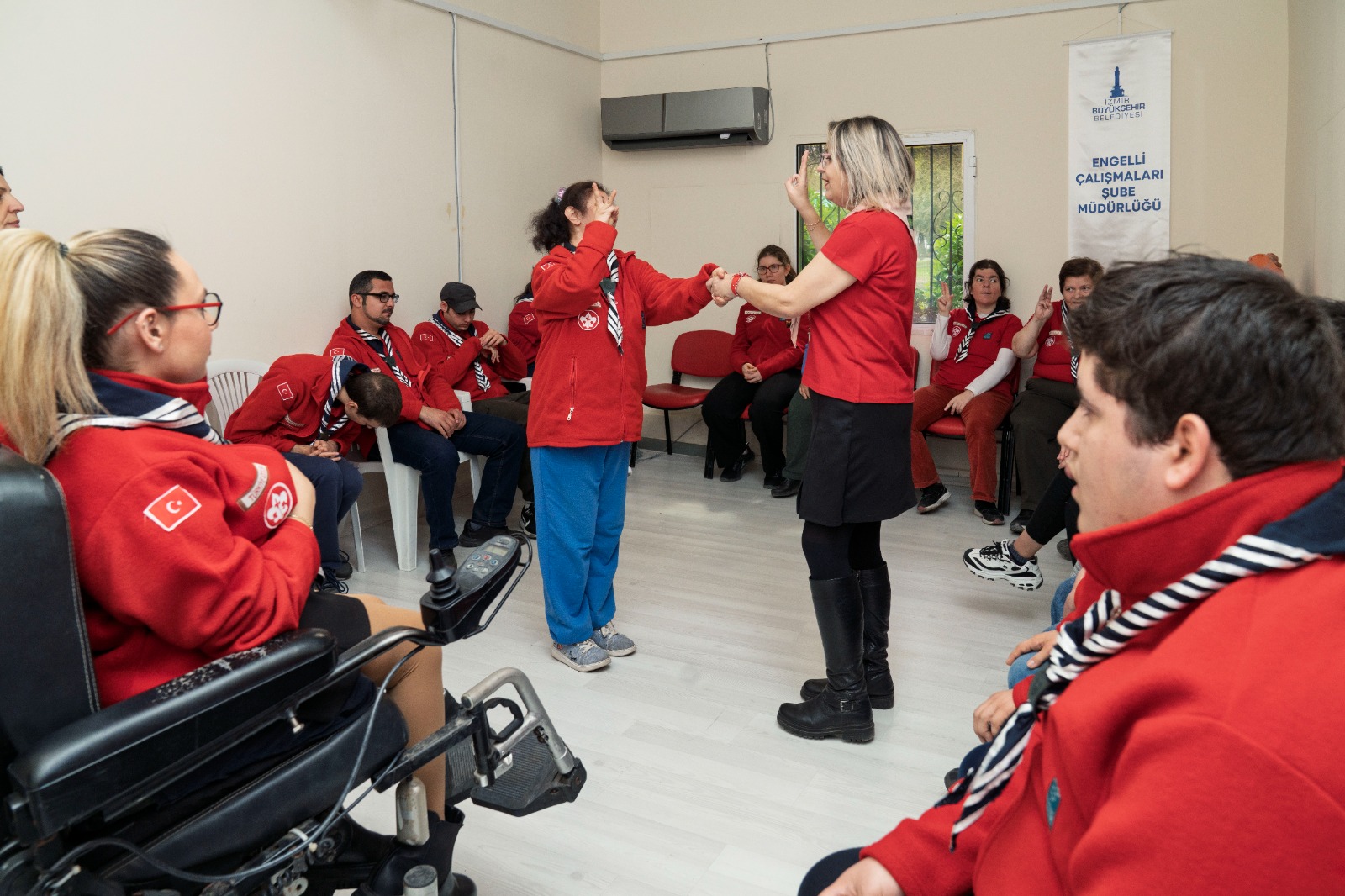 Aileleri İzmir Büyükşehir Belediyesi’ni “yuva” olarak görüyor