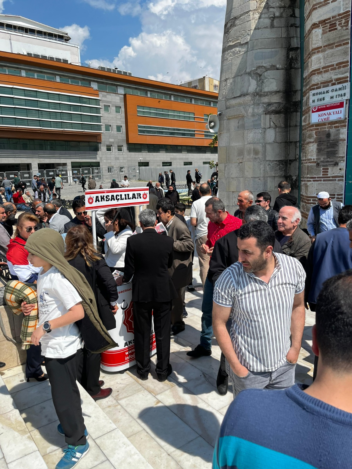 AKSAÇLILAR ÜLKE GENELİNDE BAŞBUĞ ALPARSLAN TÜRKEŞ VE ŞEHİT MUHSİN YAZICIOĞLU’NU YAD ETTİ…