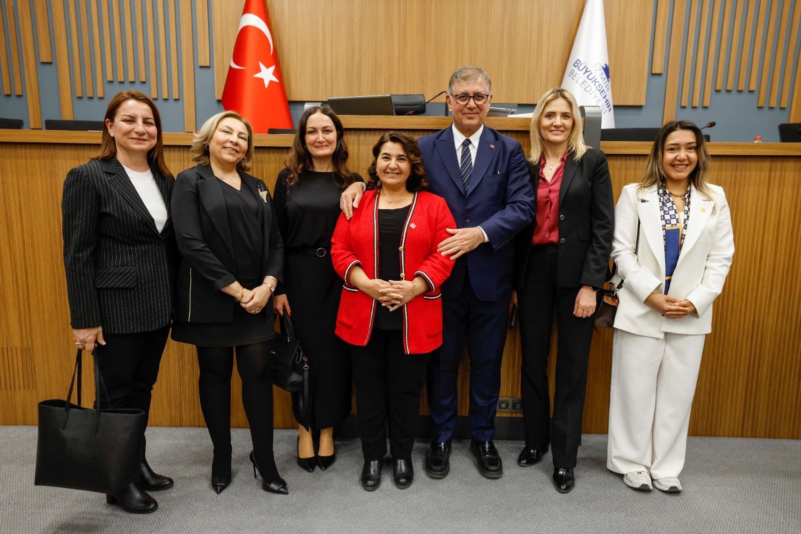 Başkan Tugay’dan kent sorunlarına karşı ortak çalışma çağrısı