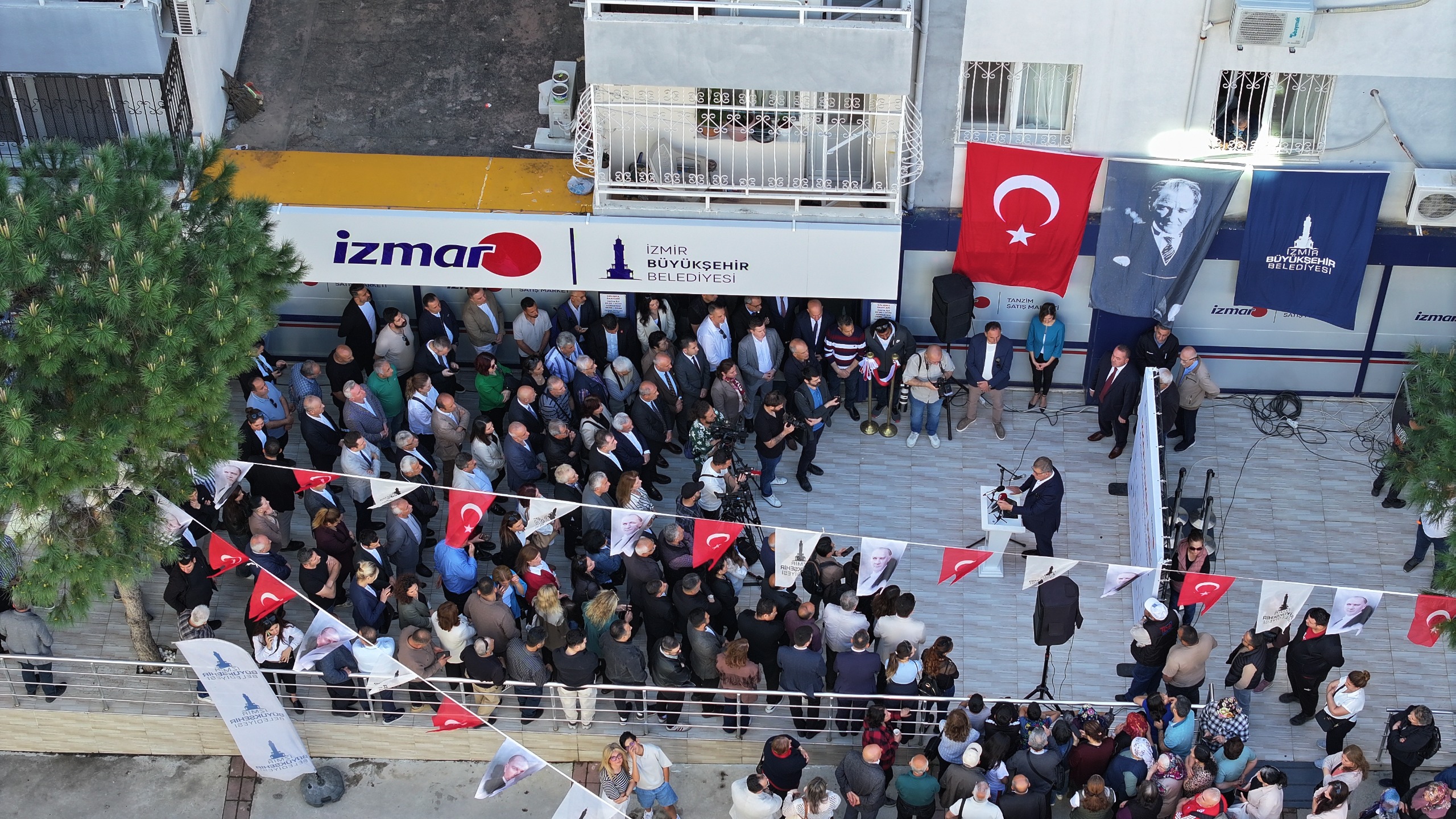 Başkan Tugay, ikinci İZMAR şubesini Menemen Ulukent'te açtı