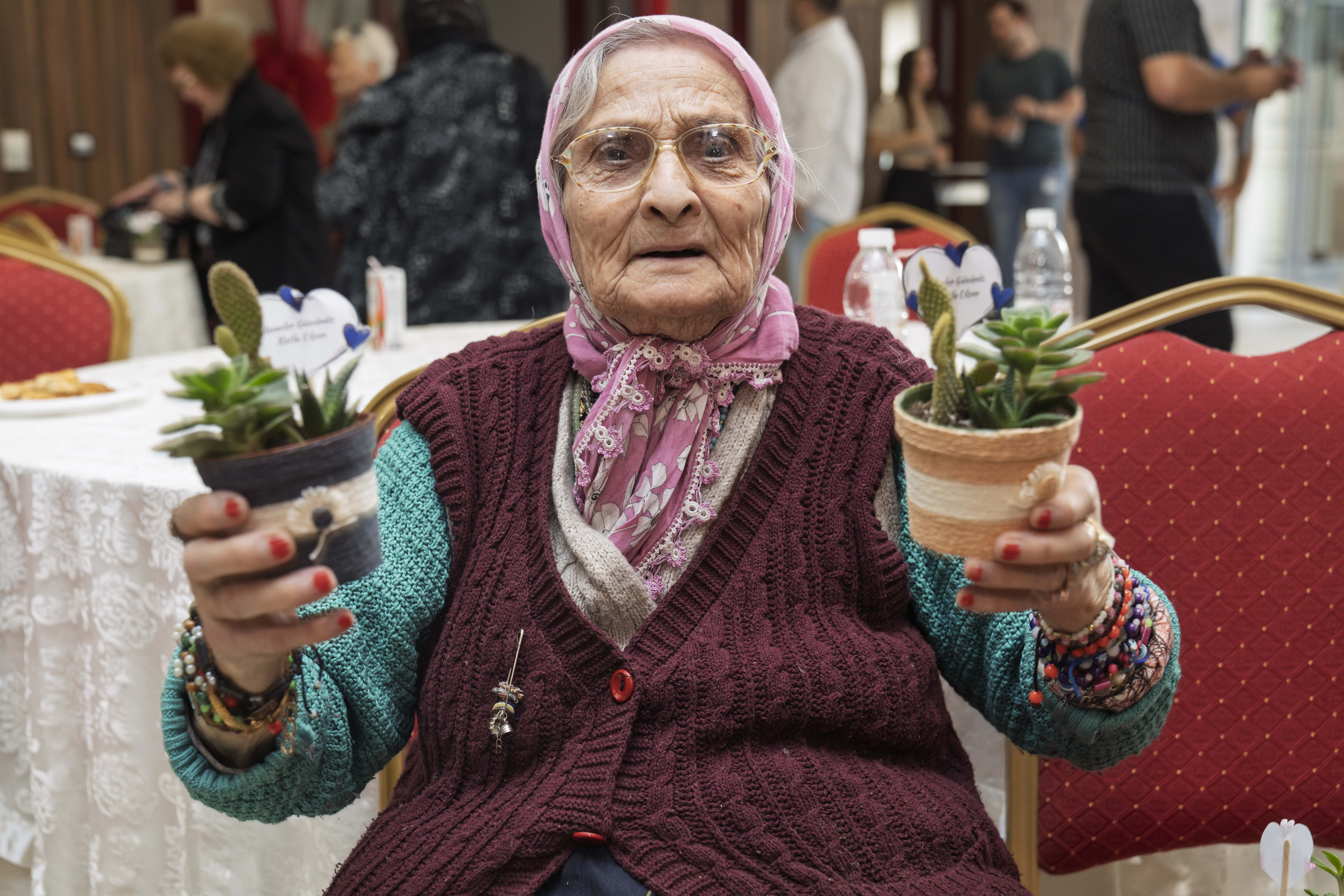 İzmirli annelere en özel kutlama