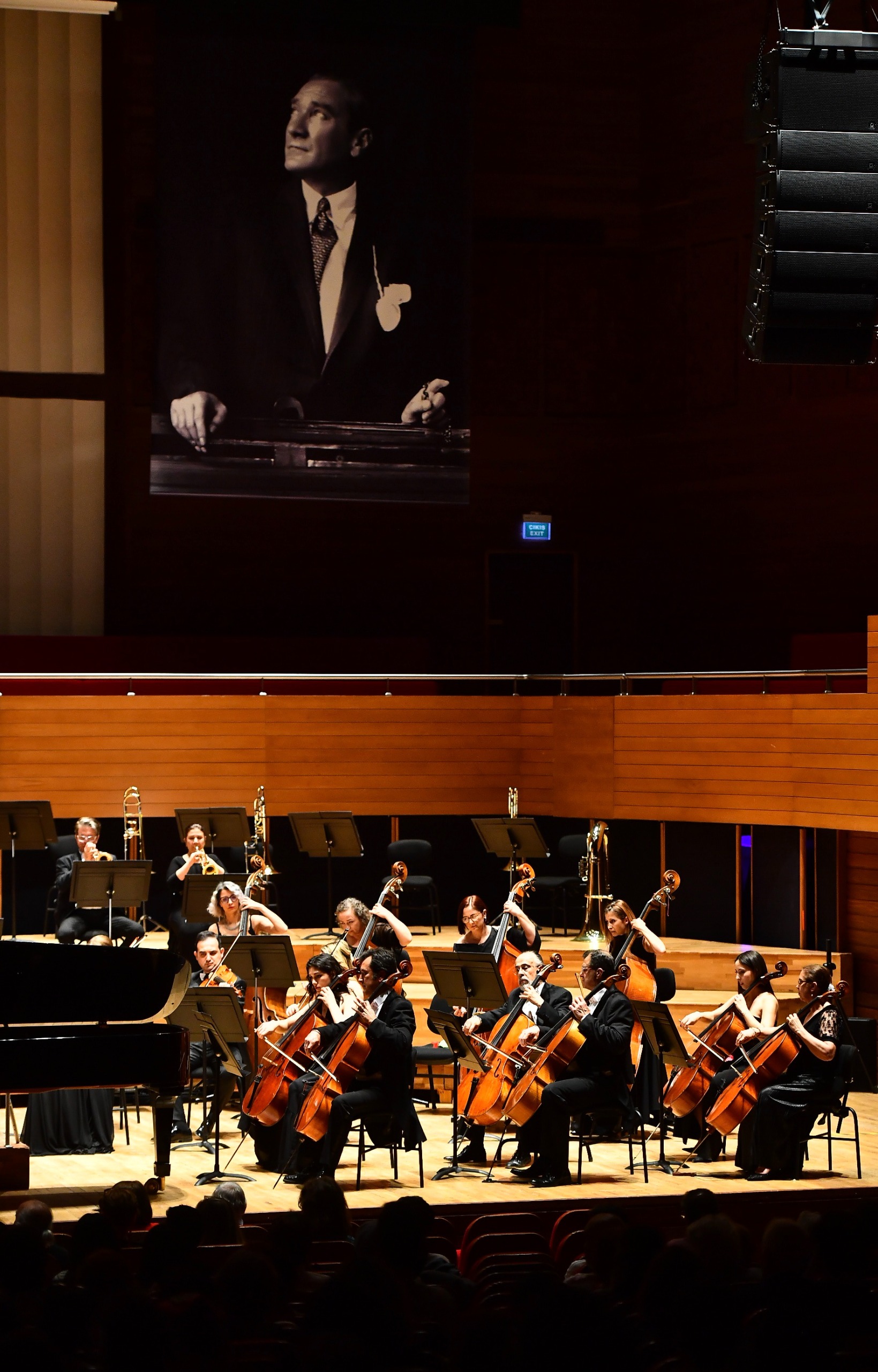 Devlet Senfoni Orkestrası gençler için sahneye çıktı