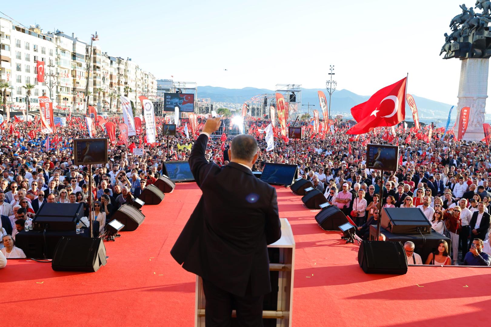 Başkan Tugay: Türkiye kaybettiği her şeyi tekrar geri kazanacak