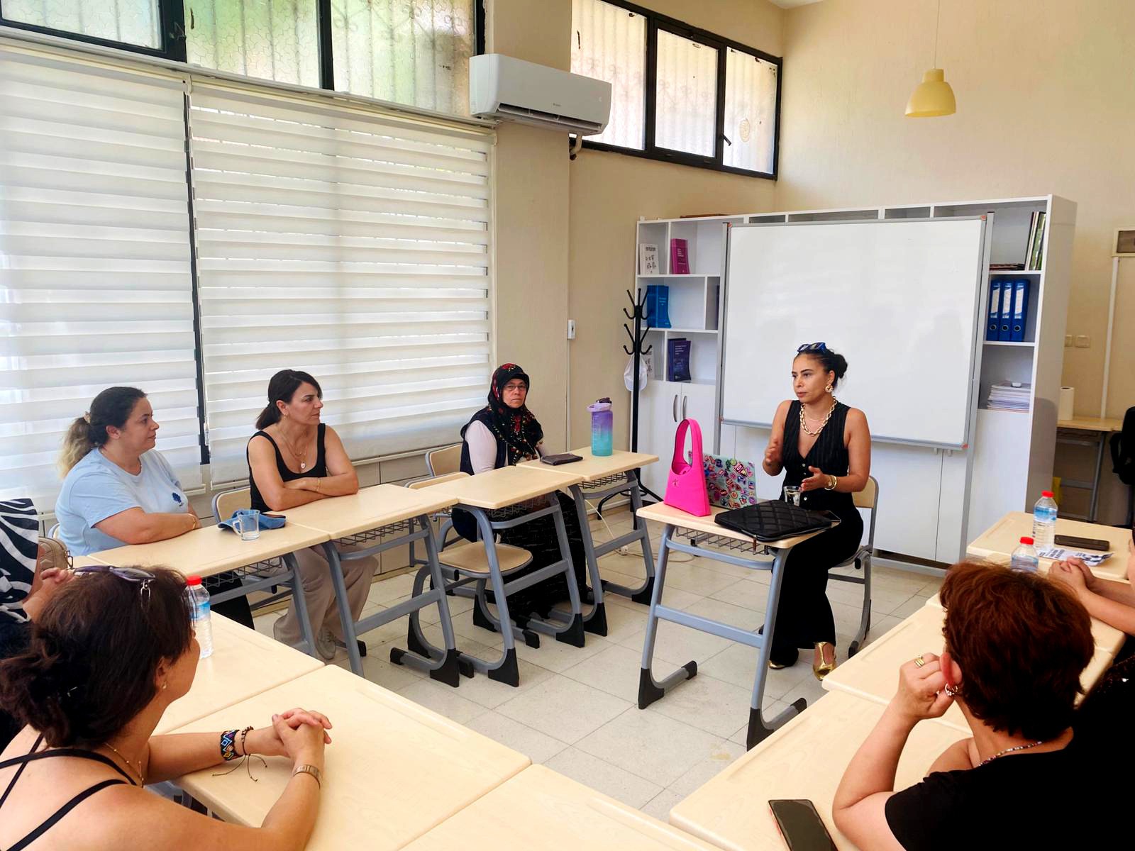 Çiğli Belediyesi'nden anneler için bilgilendirici seminer