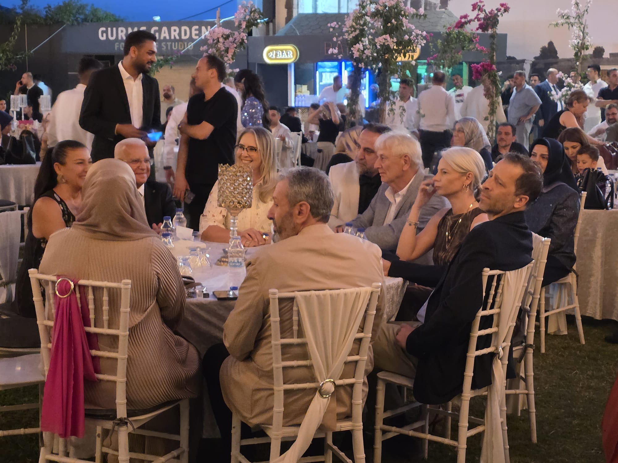 Alptekin ve Dündar Ailelerinin mutlu günü: Gülten ve Furkan Dünyaevine Girdi