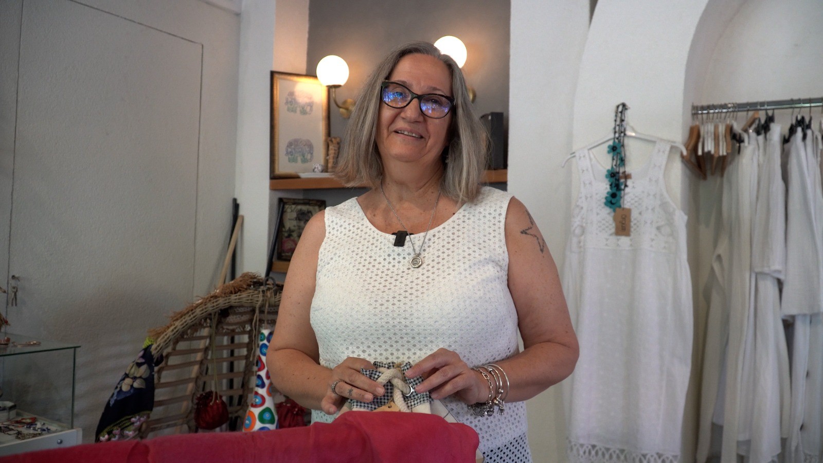 Efesium Hediyelik Eşya Dükkânı’nda Kadınların El Emeği Raflarda Yerini Alıyor