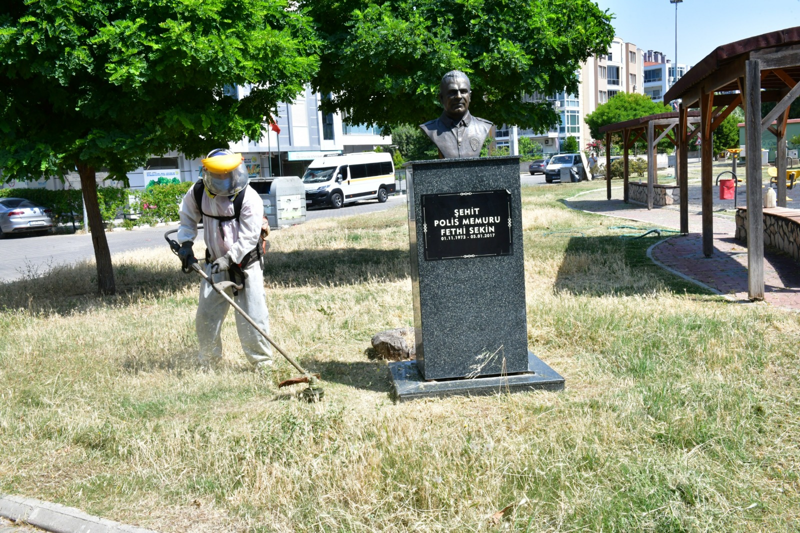 Çiğli’ye hizmette; eşitlik ve hızdan ödün yok Belediye Başkanı Onur Emrah Yıldız; “ Her mahallemize dokunuyor, her sese kulak veriyoruz.”