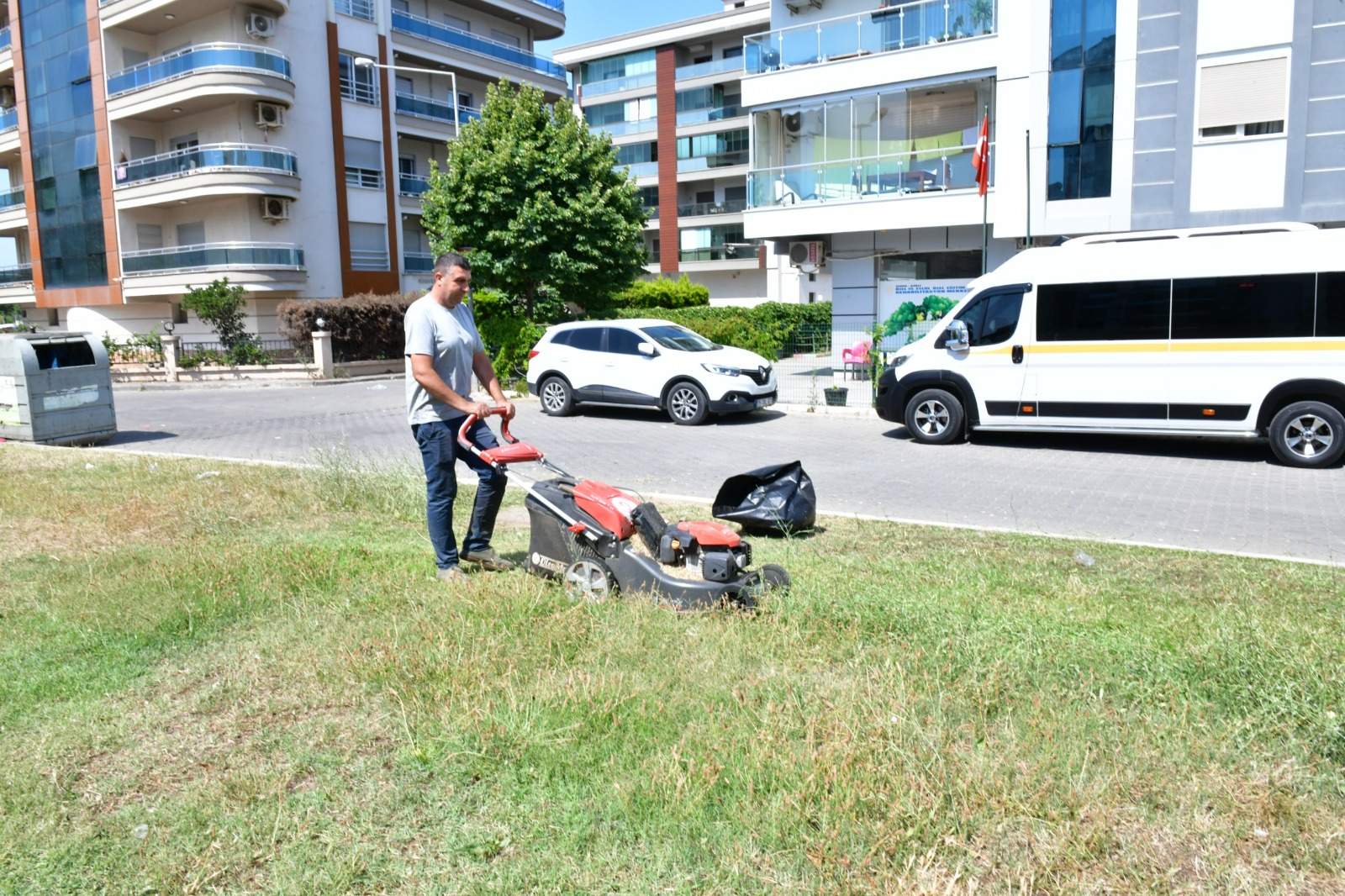 Çiğli’ye hizmette; eşitlik ve hızdan ödün yok Belediye Başkanı Onur Emrah Yıldız; “ Her mahallemize dokunuyor, her sese kulak veriyoruz.”