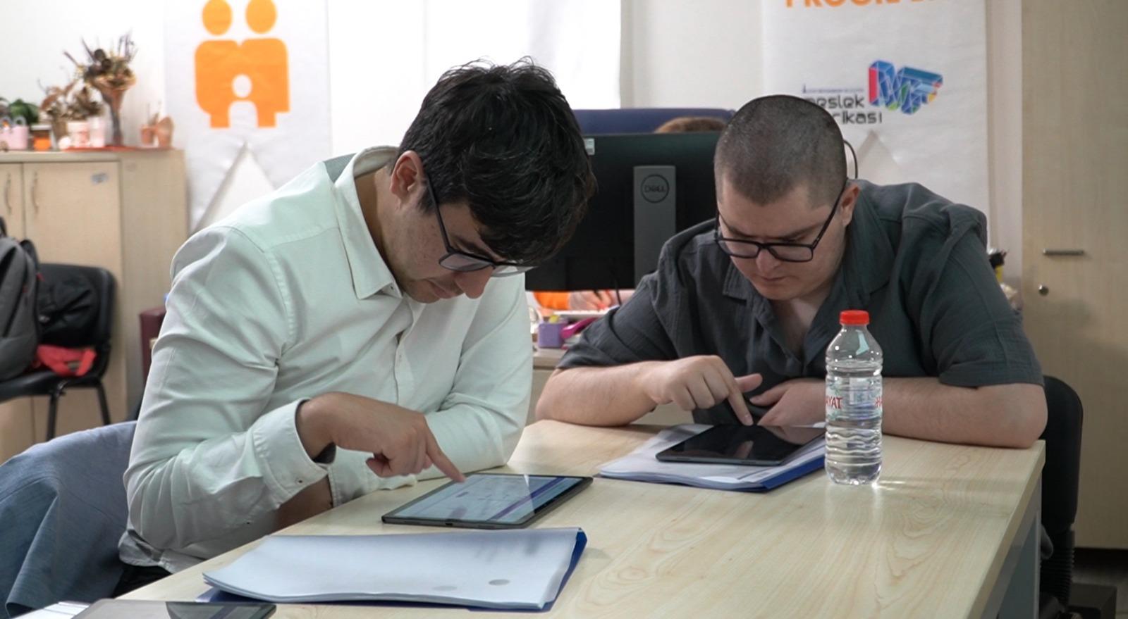 Büyükşehir’in nöro-çeşitli gençler için istihdam atağı sürüyor