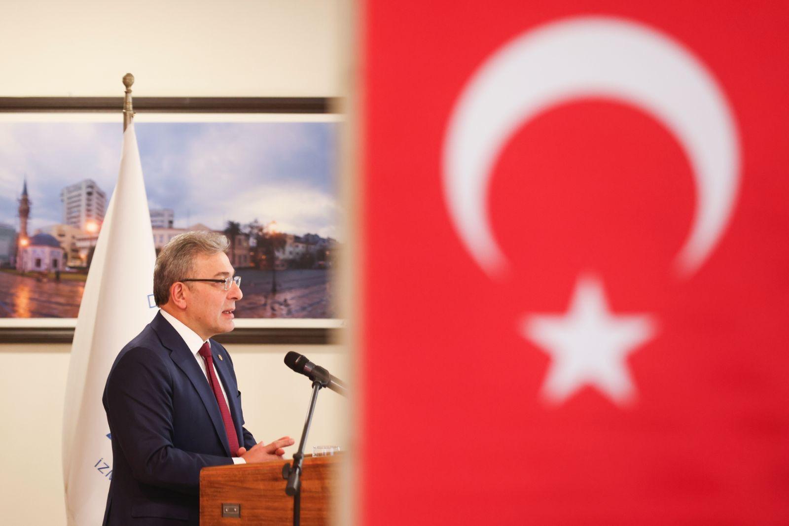 DEÜ 15 TEMMUZ'DA "ZAFERİN ADI TÜRKİYE" DEDİ